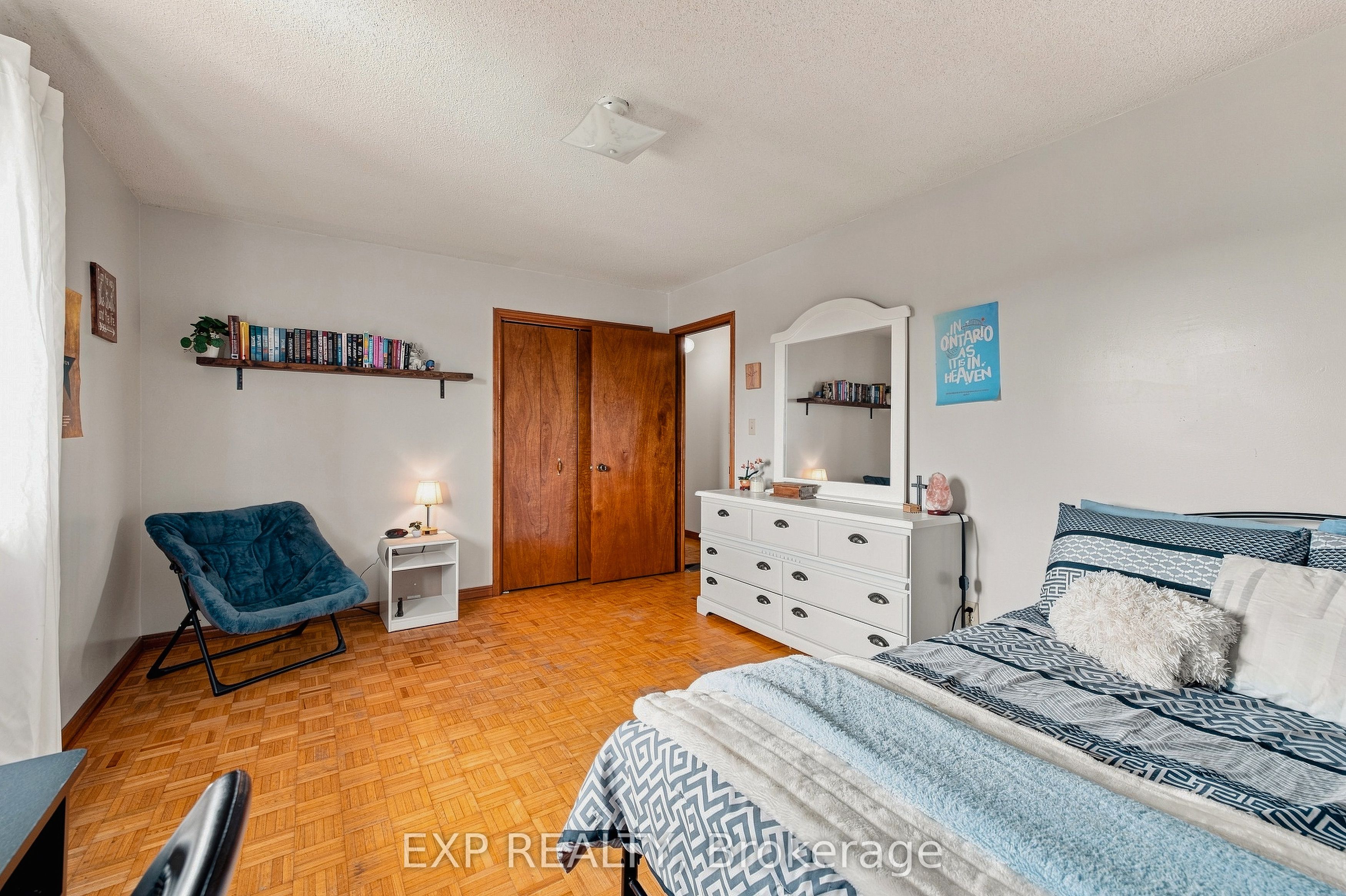 590 Albert Avenue N Property Photo 26