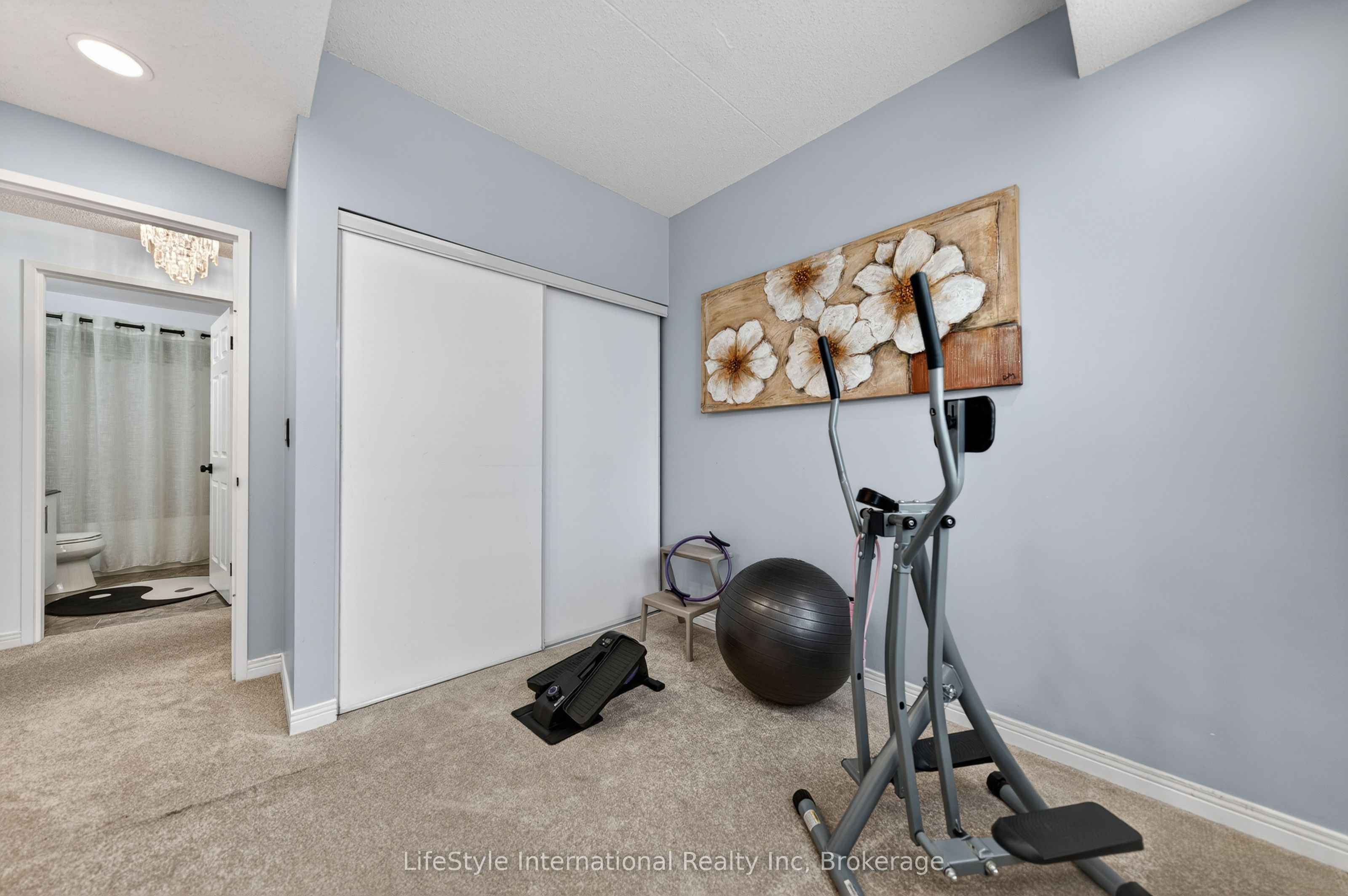 208 Silvercreek Parkway N 213 Property Photo 21