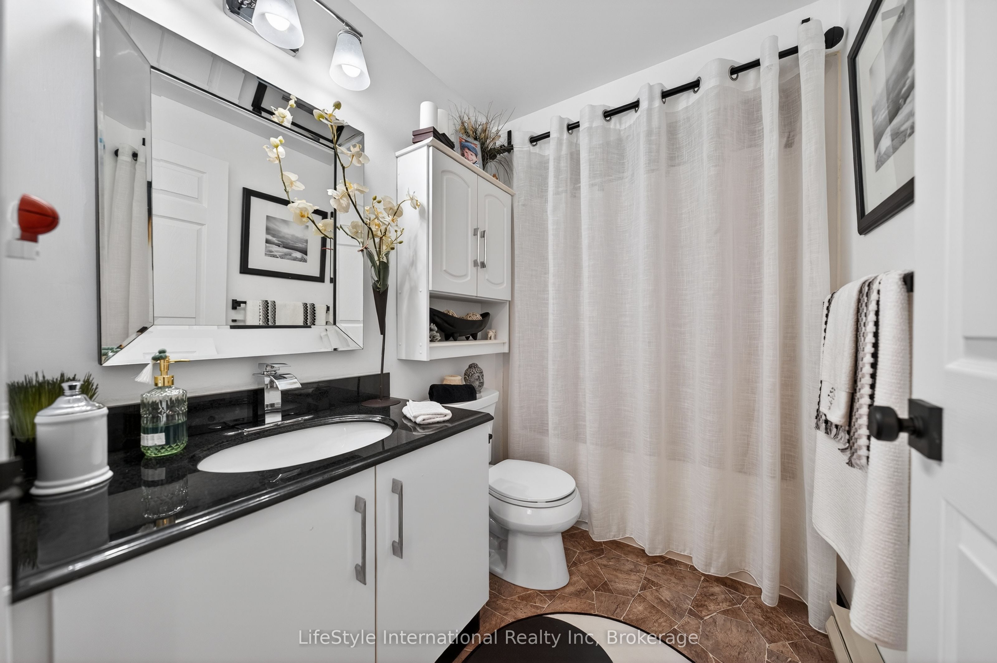 208 Silvercreek Parkway N 213 Property Photo 22