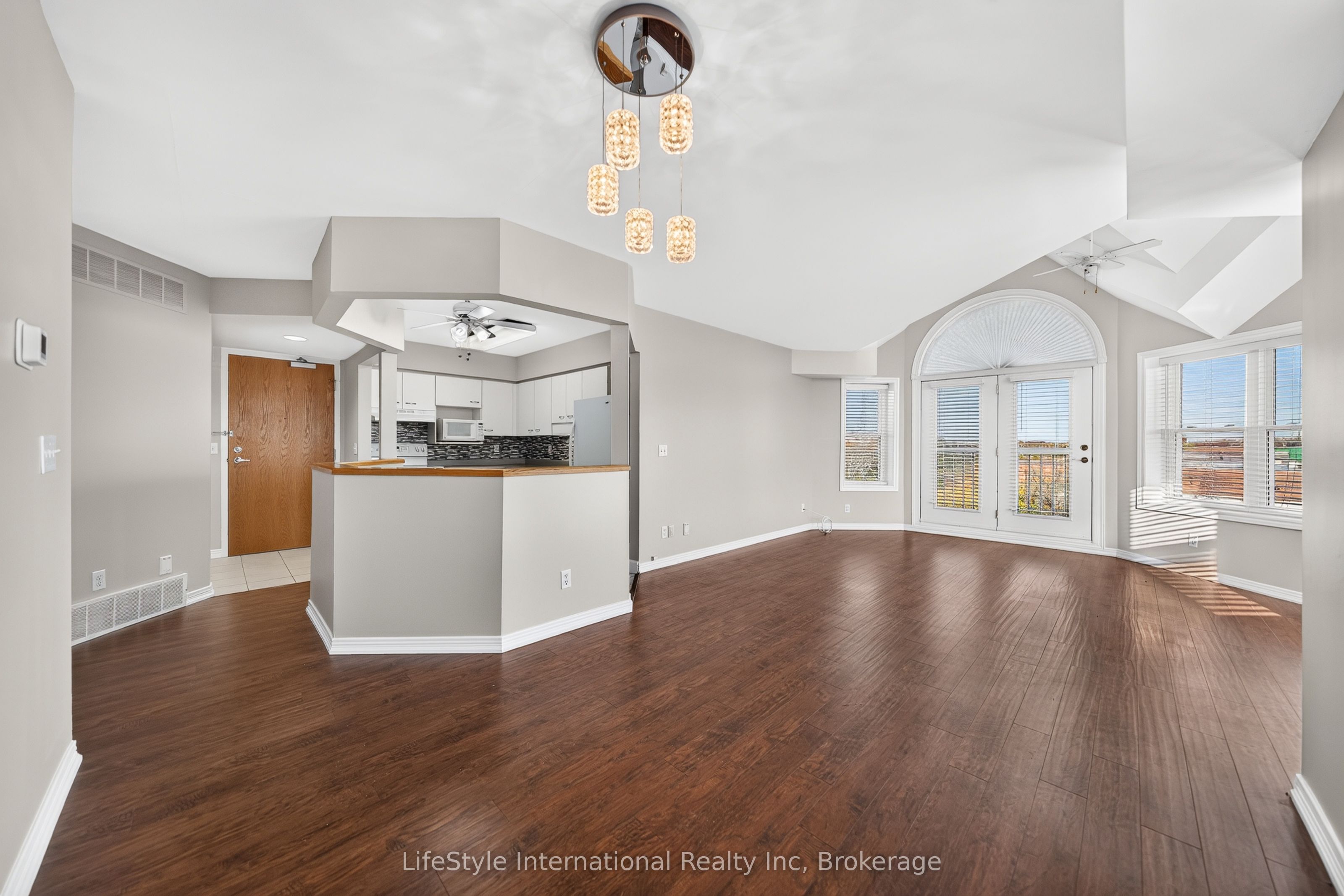 208 Silvercreek Parkway N 306 Property Photo 3
