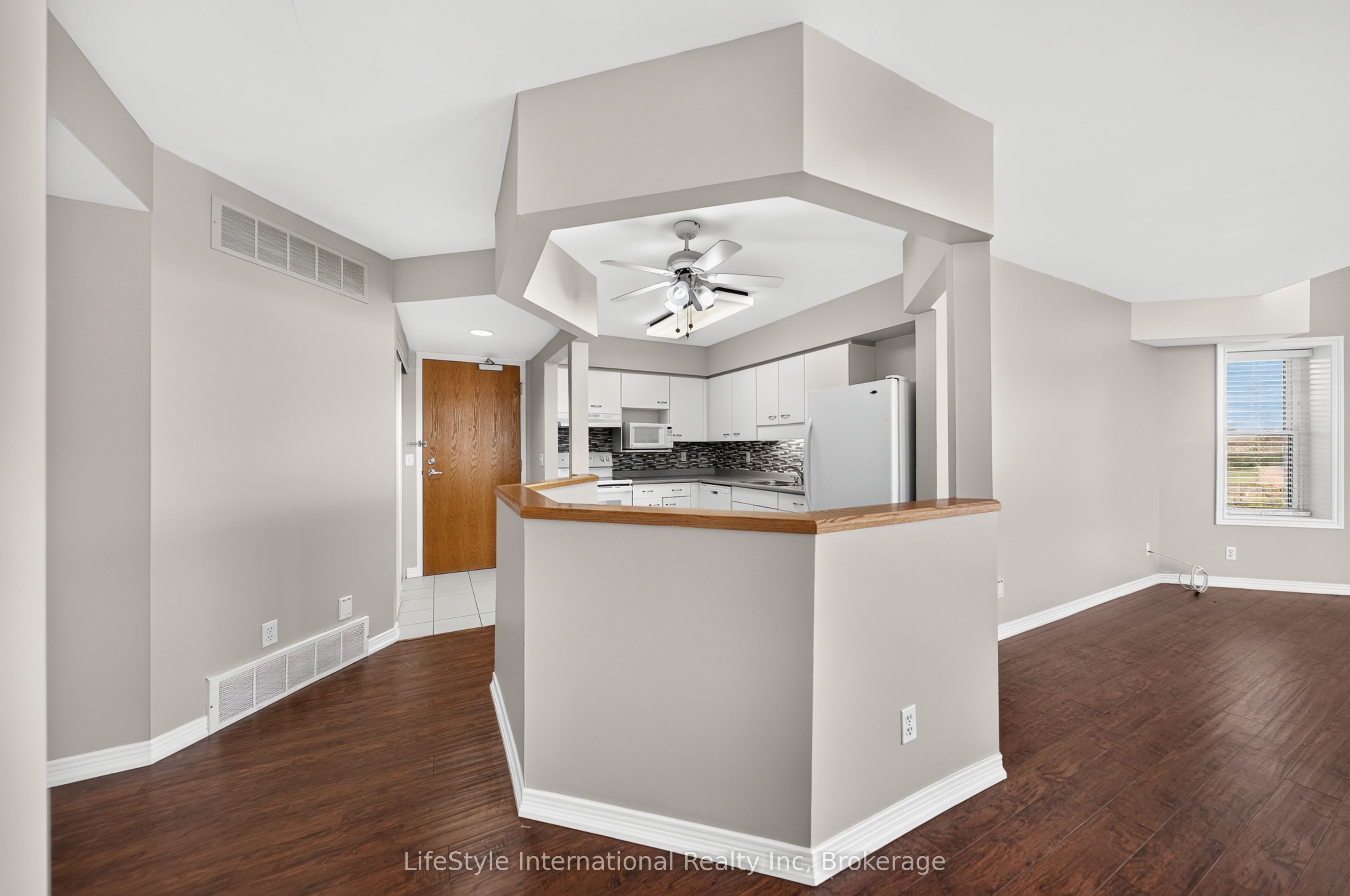 208 Silvercreek Parkway N 306 Property Photo 5