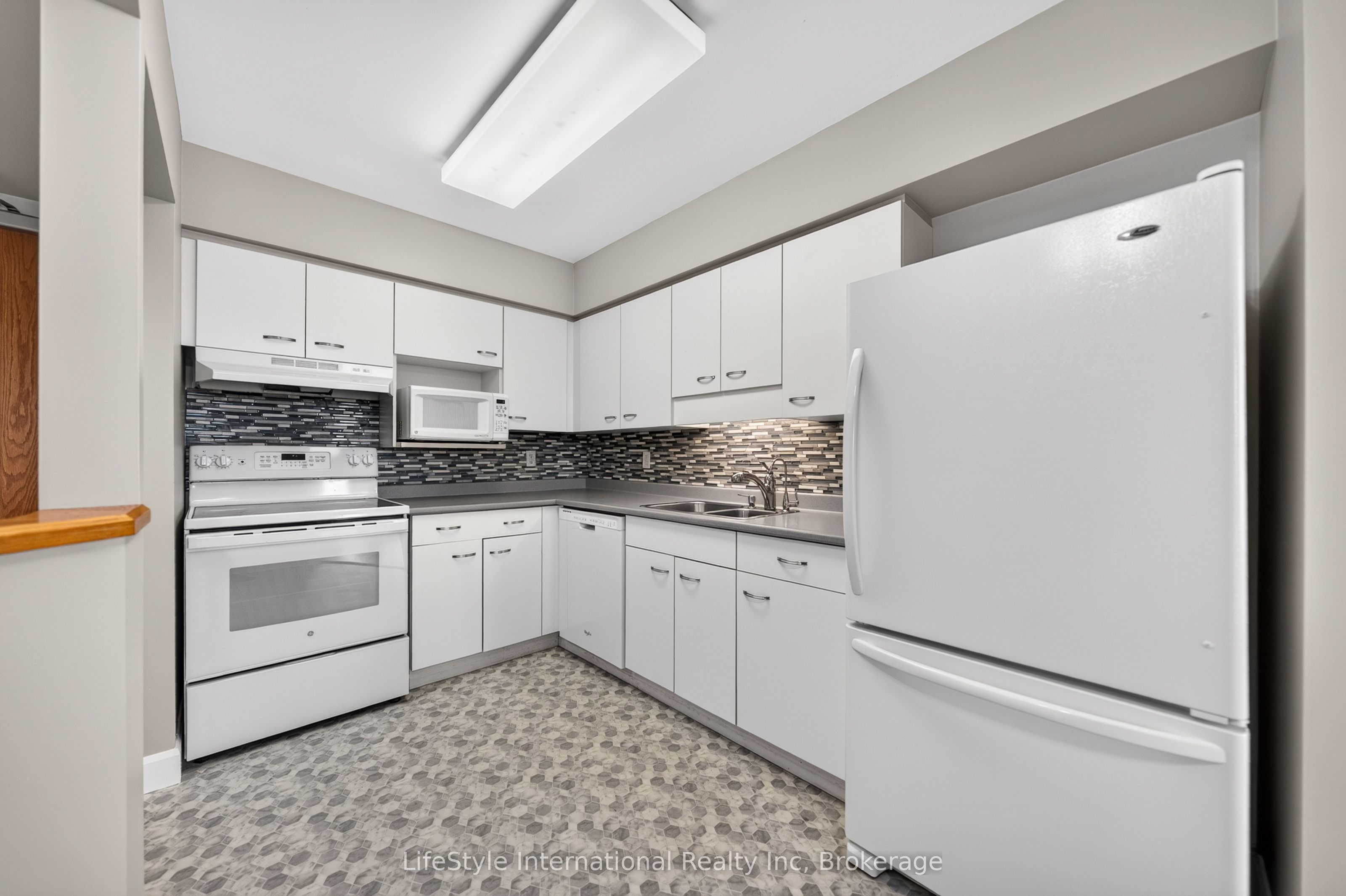 208 Silvercreek Parkway N 306 Property Photo 11