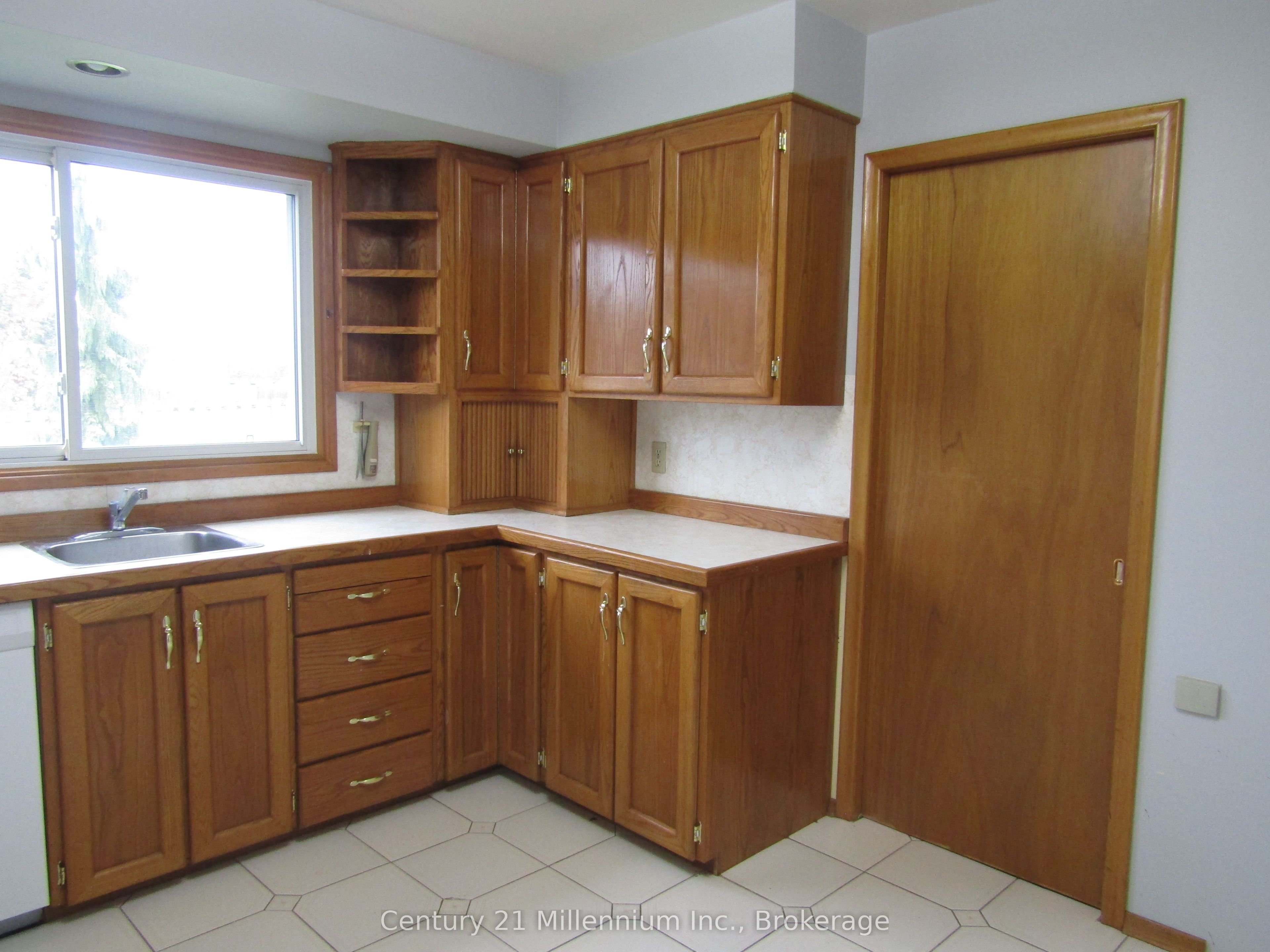 368 Princes Street S 1 Property Photo 9