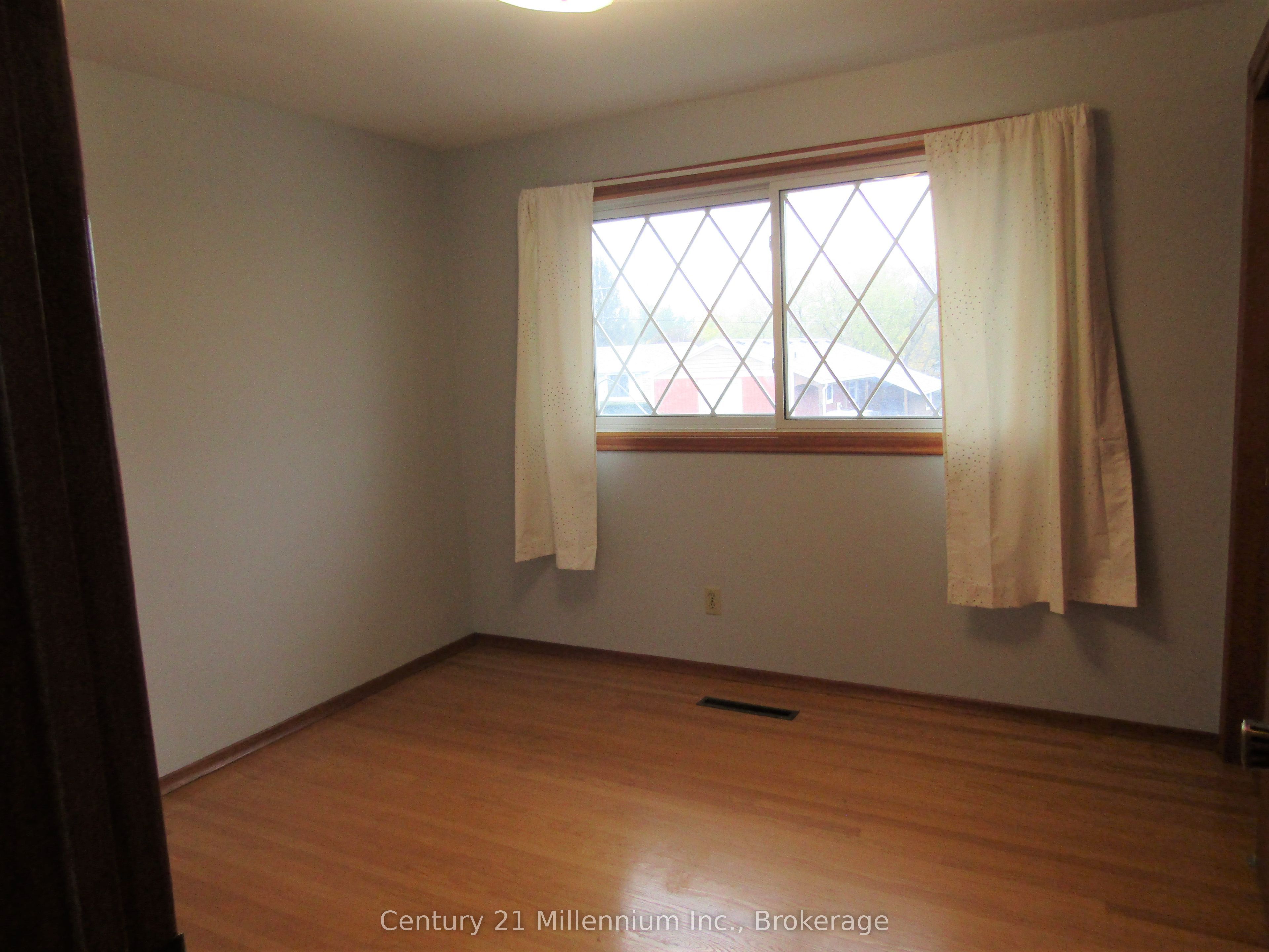 368 Princes Street S 1 Property Photo 25
