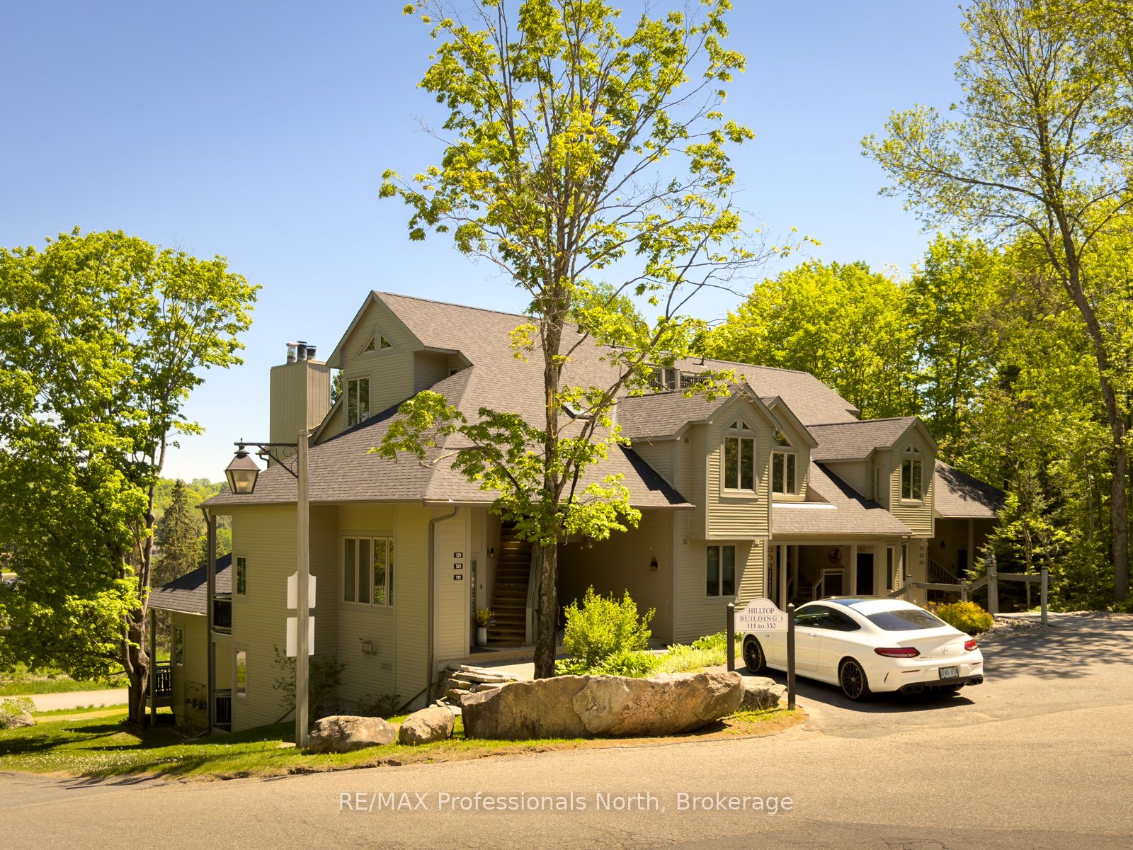 121 Grandview Hilltop Drive 121 Property Photo 1