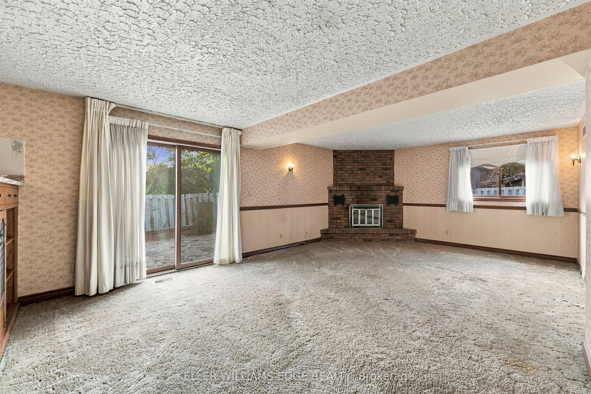18 Midway Street Property Photo 7