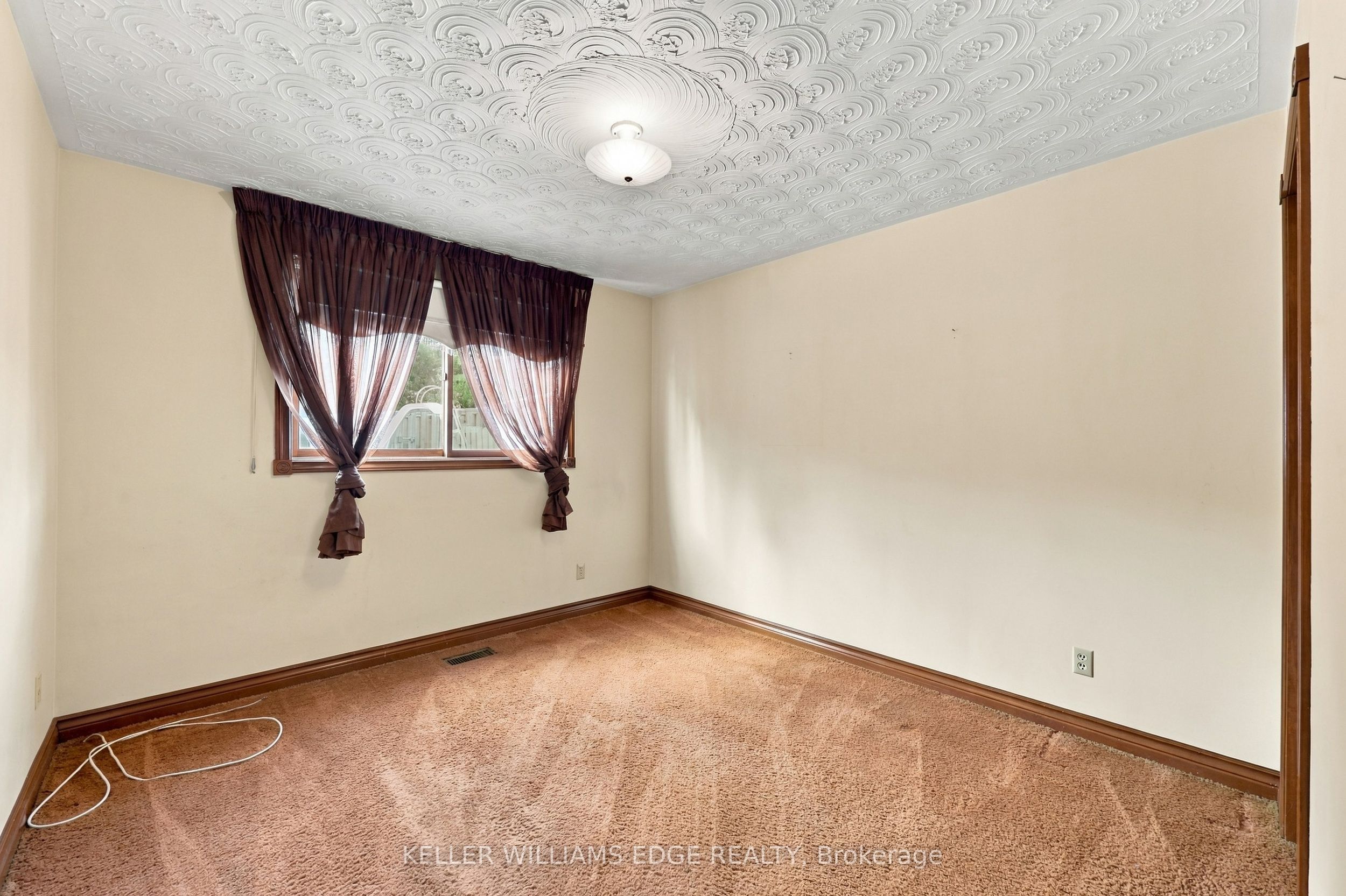 18 Midway Street Property Photo 8
