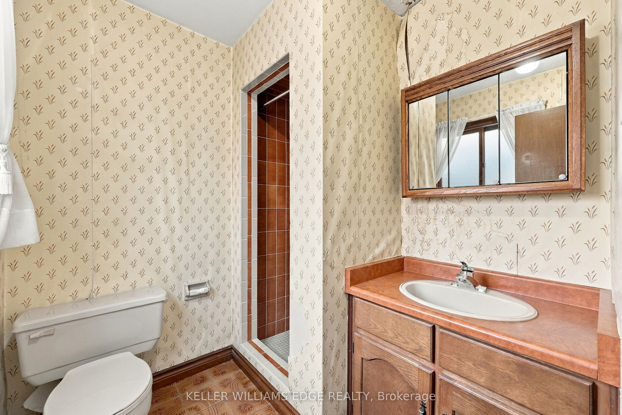 18 Midway Street Property Photo 9