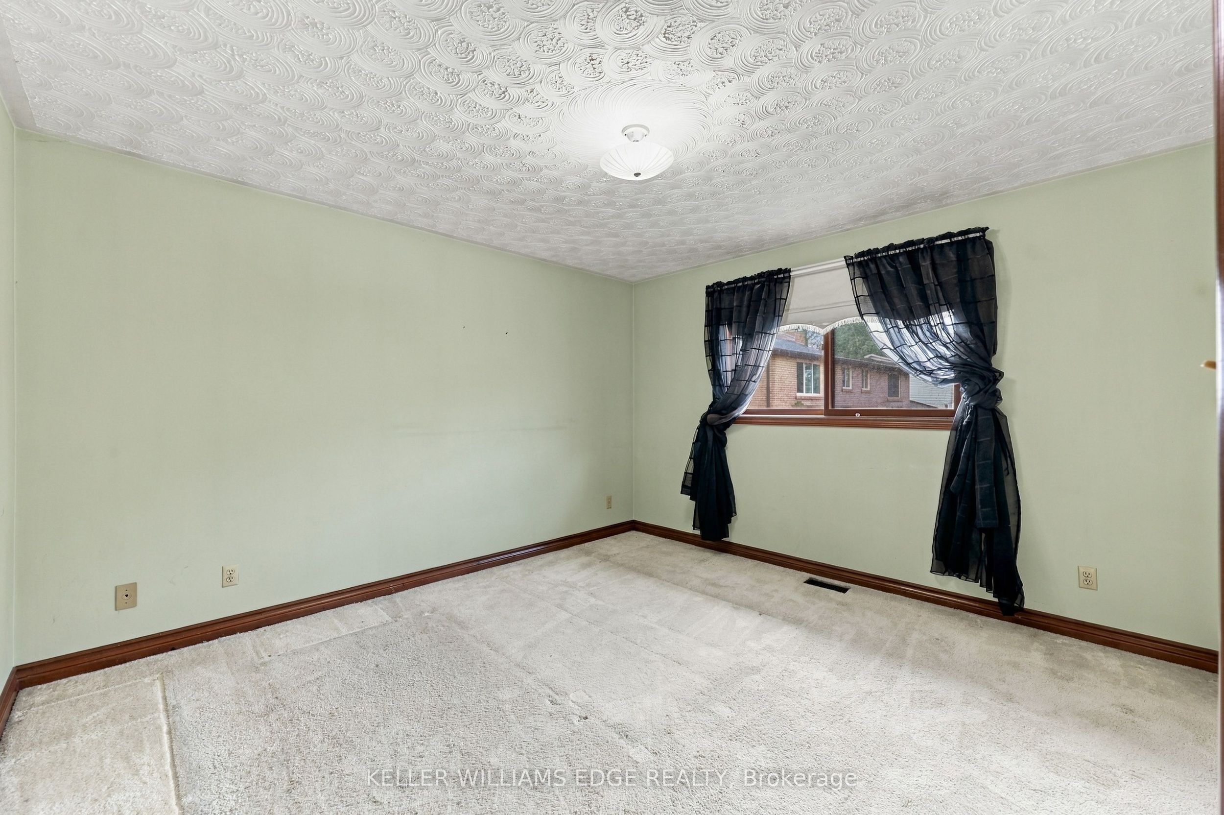 18 Midway Street Property Photo 10