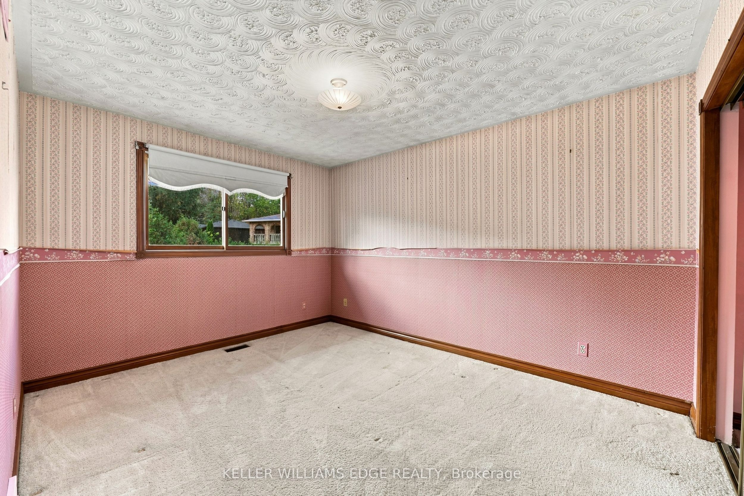 18 Midway Street Property Photo 11