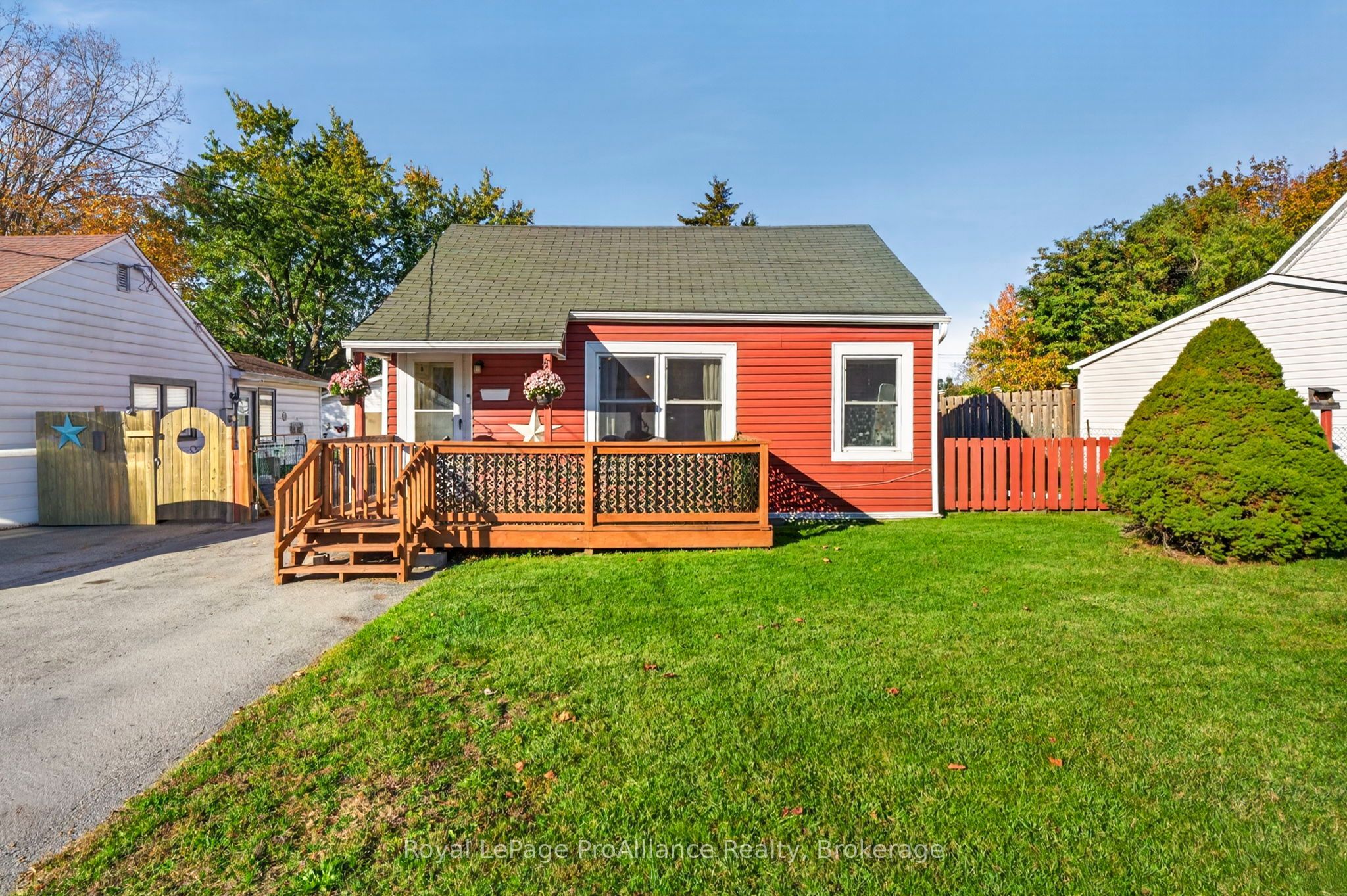 12 Kerr Crescent Property Photo 1