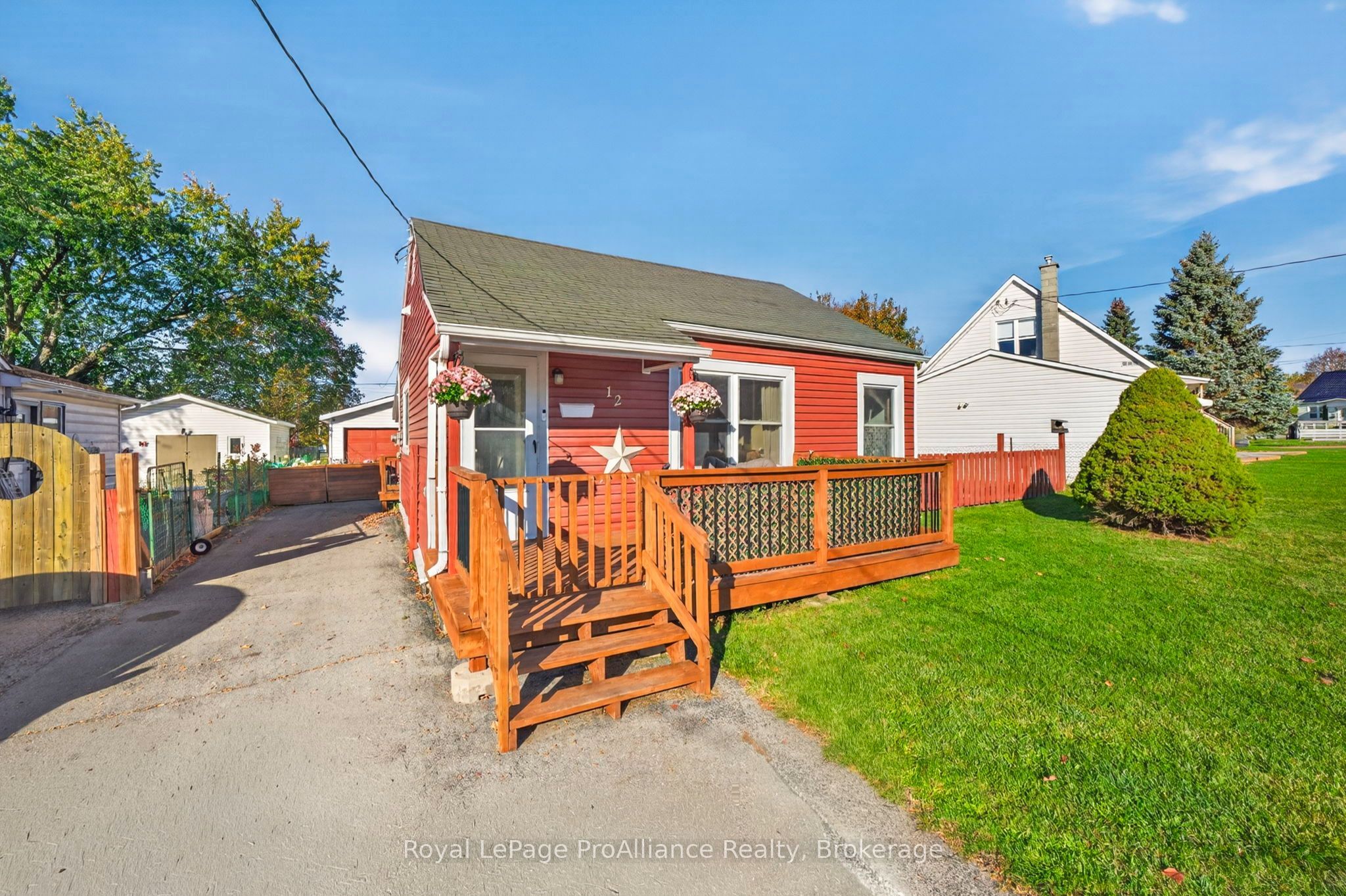 12 Kerr Crescent Property Photo 3