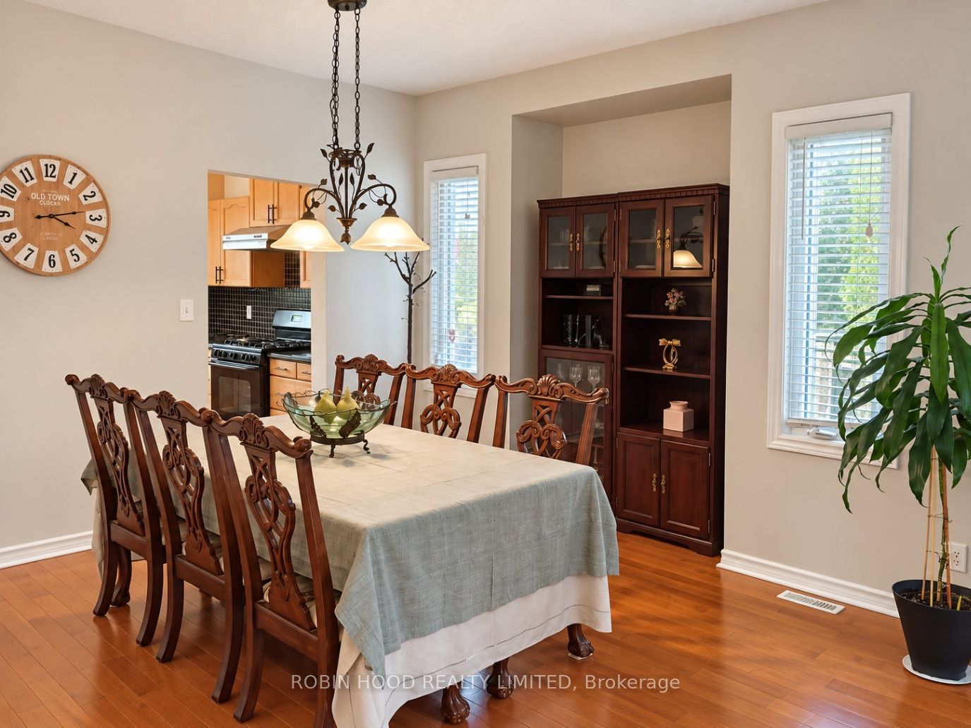 377 Berryhill Place Property Photo 4