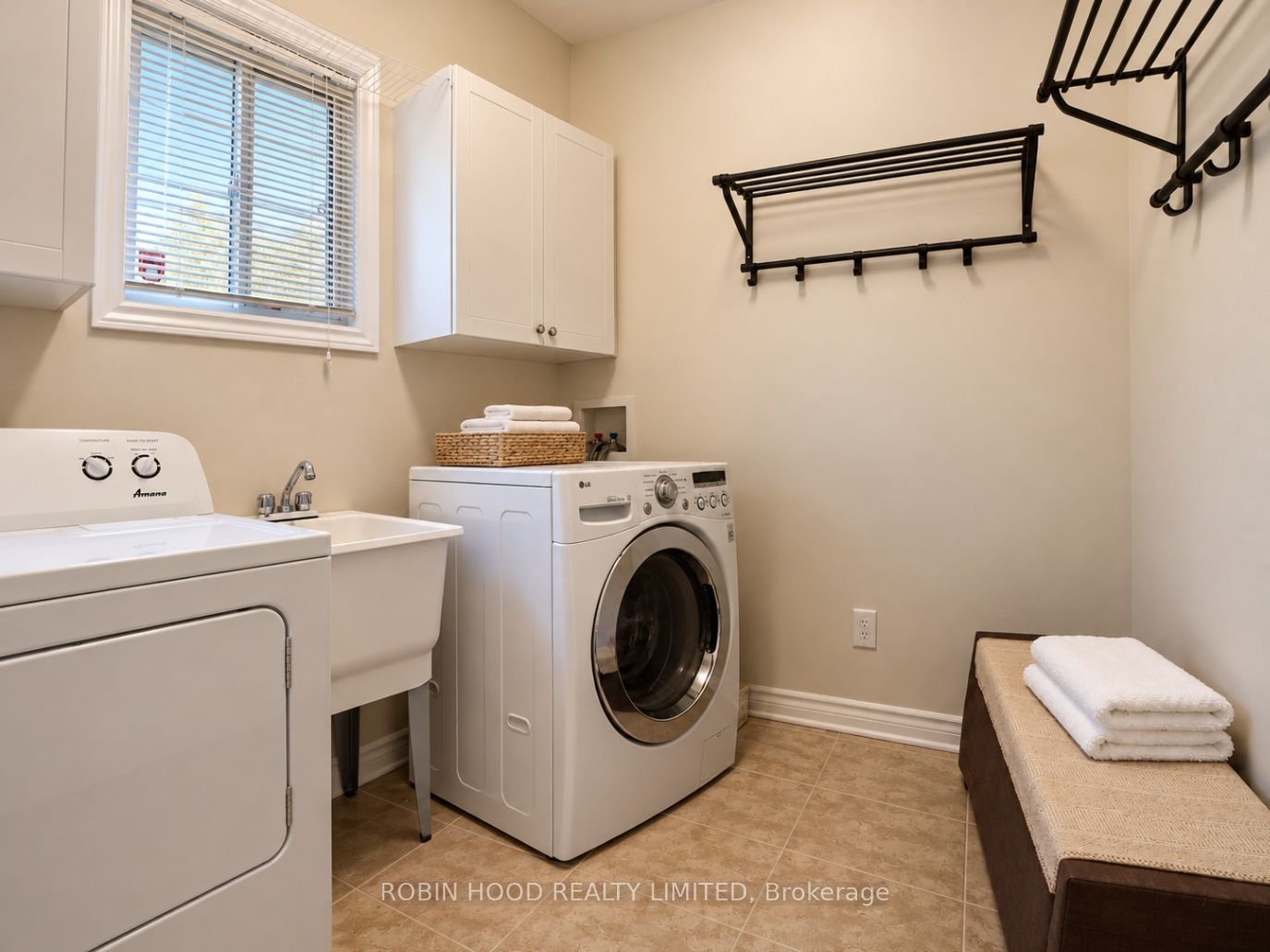 377 Berryhill Place Property Photo 16