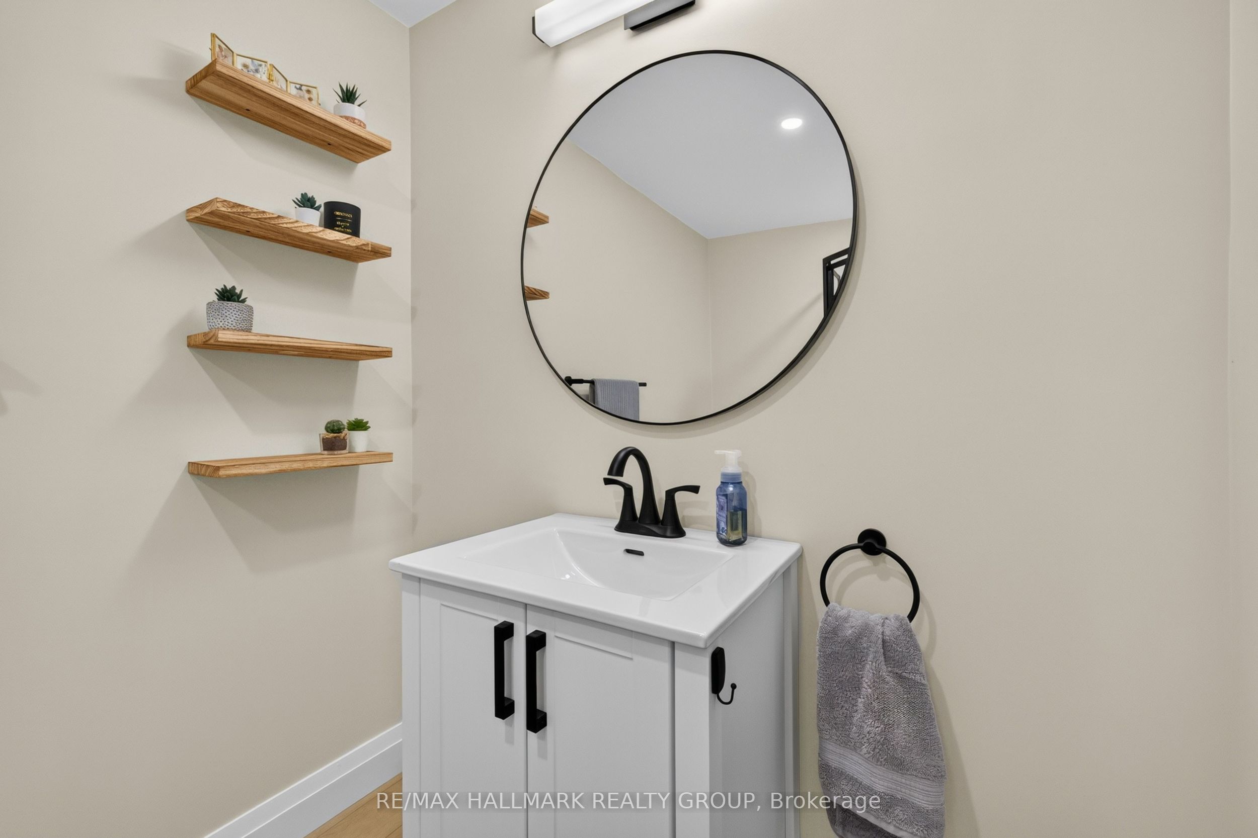 792 Mayfly Crescent Property Photo 29