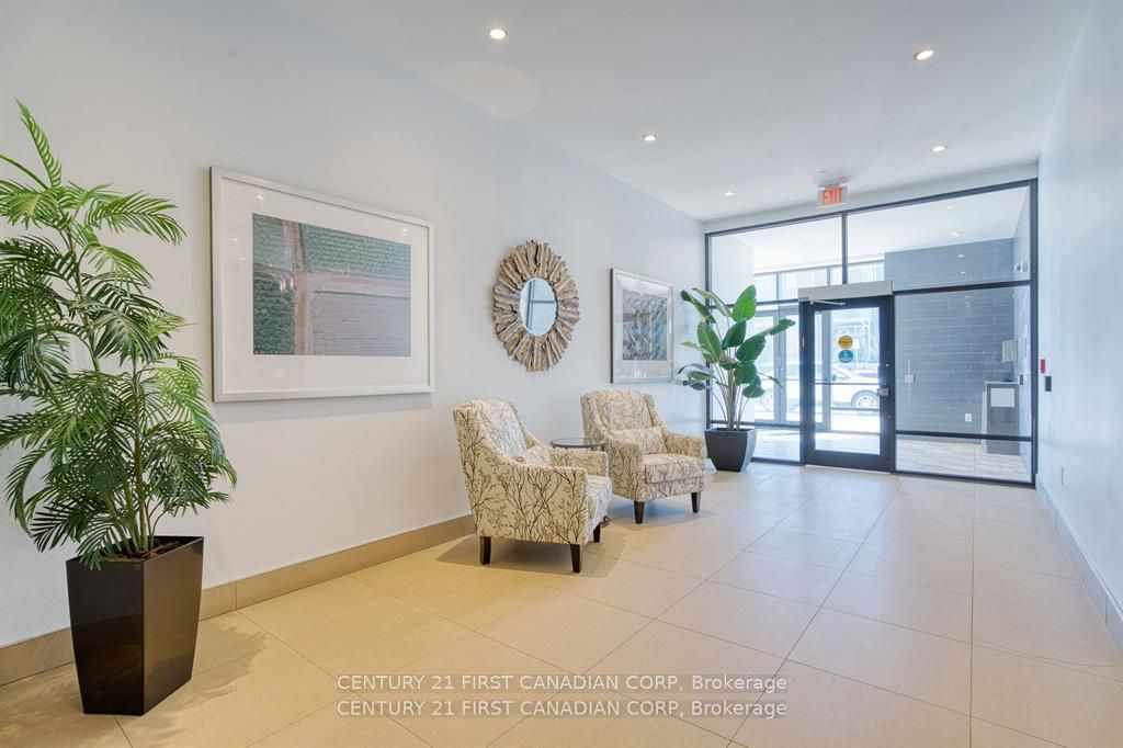 240 Villagewalk Boulevard 812 Property Photo 7