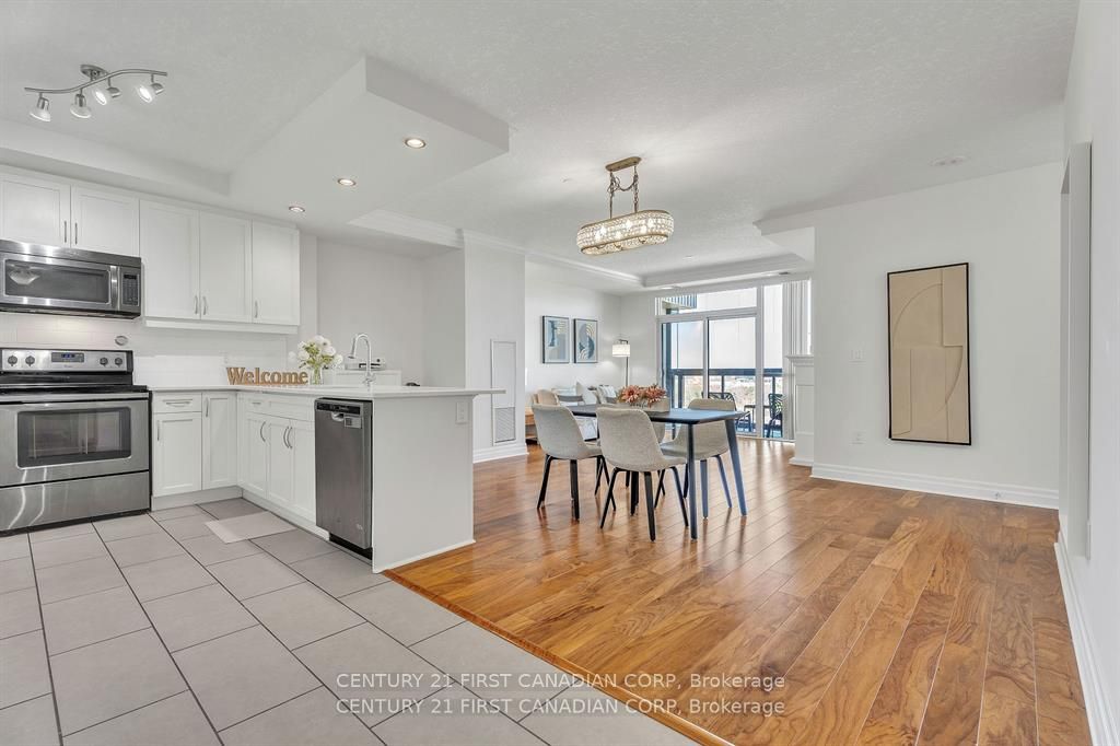 240 Villagewalk Boulevard 812 Property Photo 15