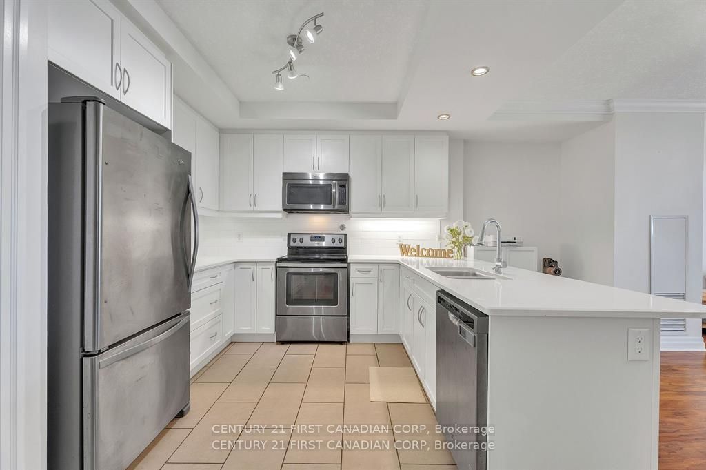 240 Villagewalk Boulevard 812 Property Photo 16
