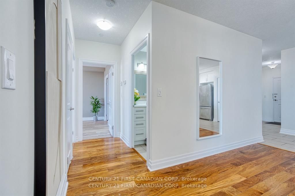 240 Villagewalk Boulevard 812 Property Photo 23