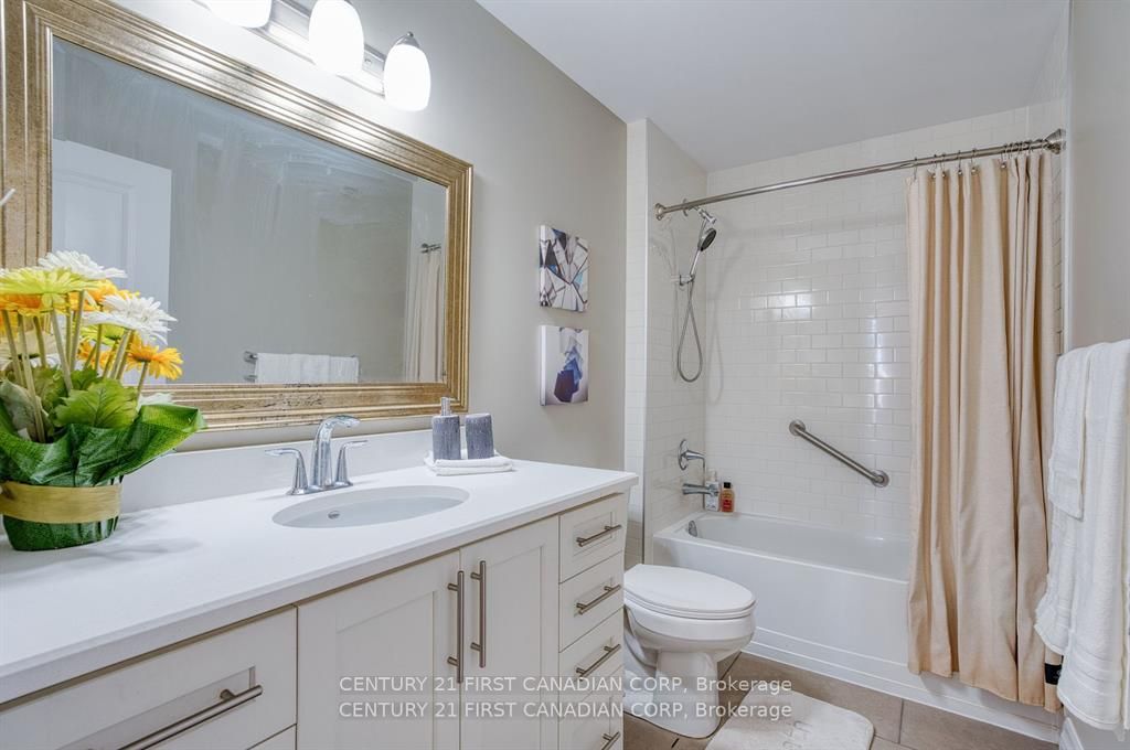 240 Villagewalk Boulevard 812 Property Photo 24