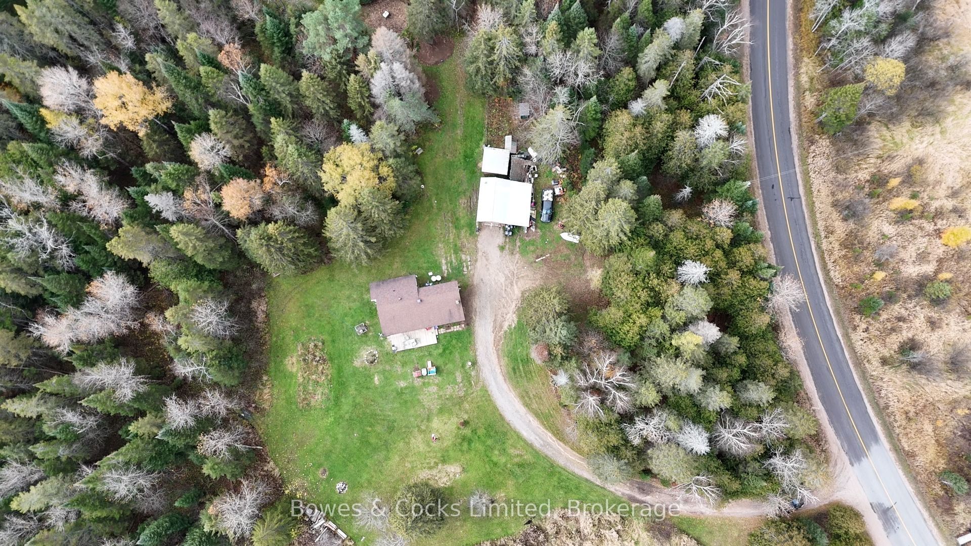 1046 Detlor Road Property Photo 8