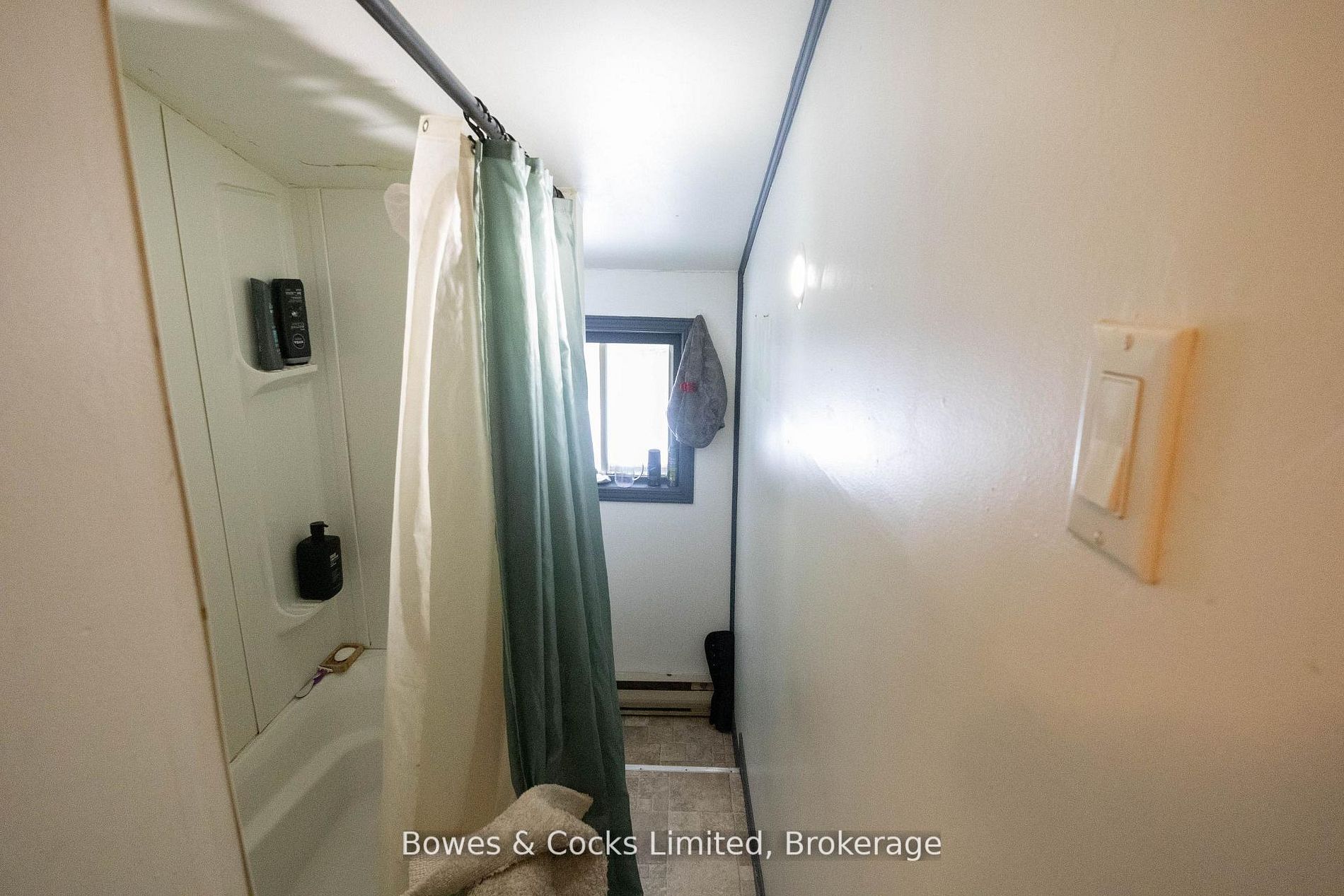 1046 Detlor Road Property Photo 23