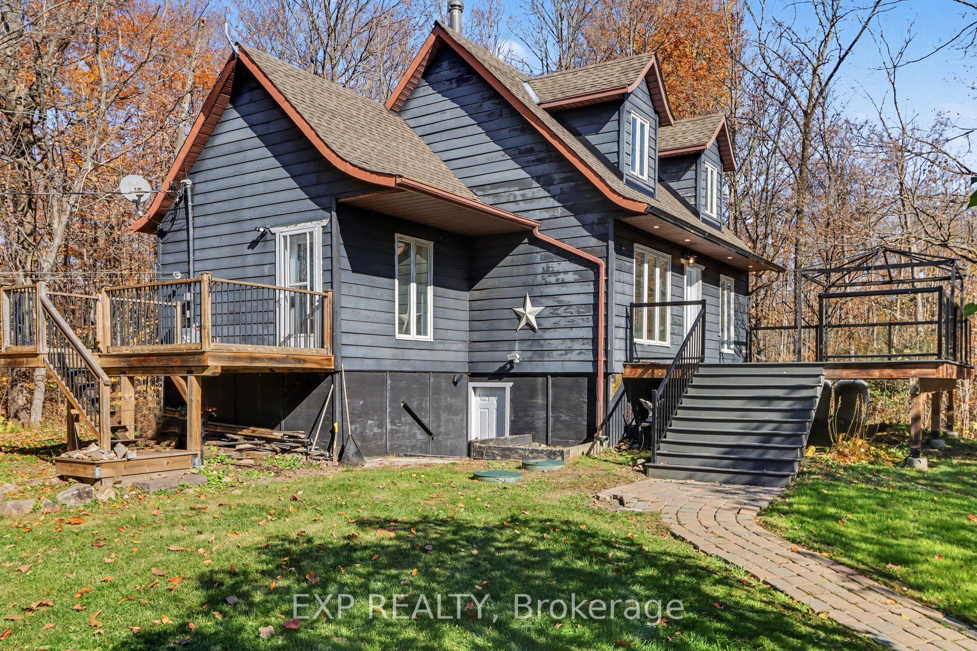 1400 Derry Side Road Property Photo 2