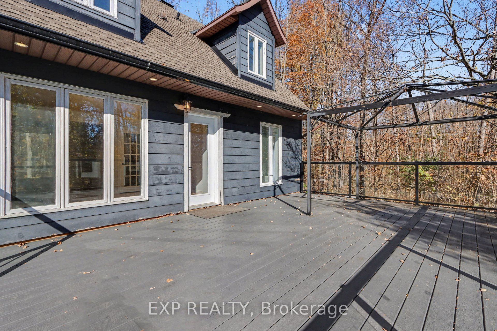 1400 Derry Side Road Property Photo 5
