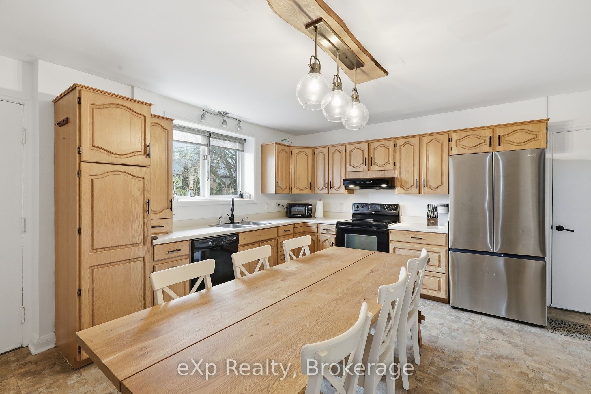 415 Gibson Street Property Photo 14