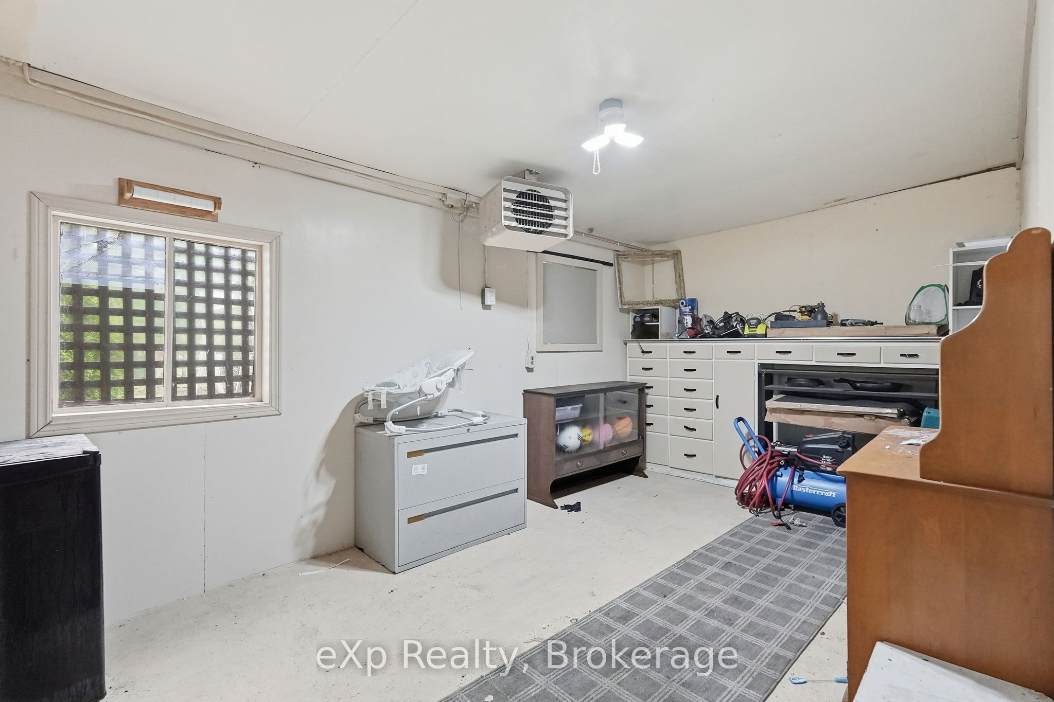 415 Gibson Street Property Photo 28