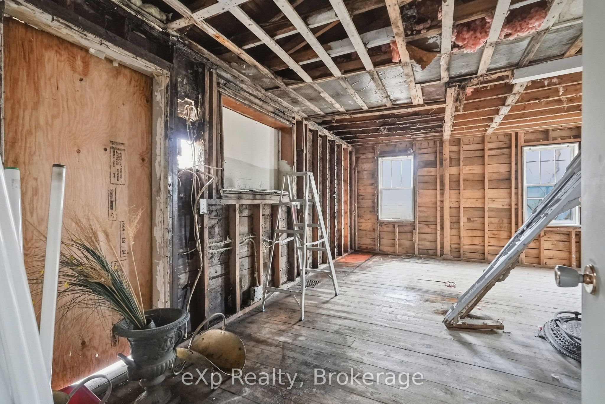 415 Gibson Street Property Photo 32