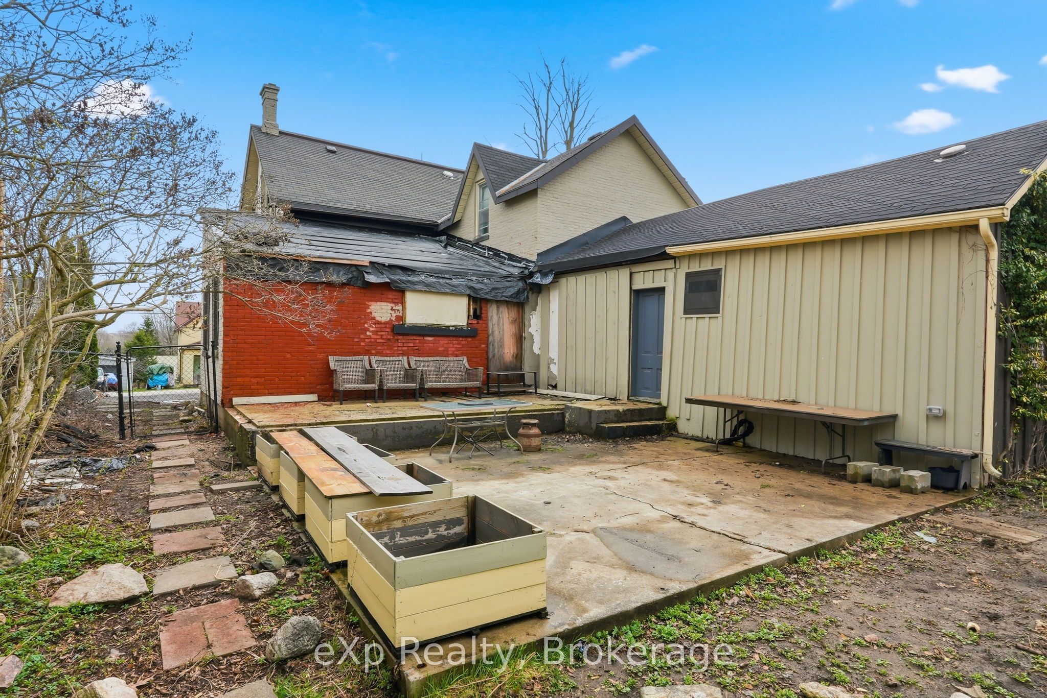 415 Gibson Street Property Photo 35