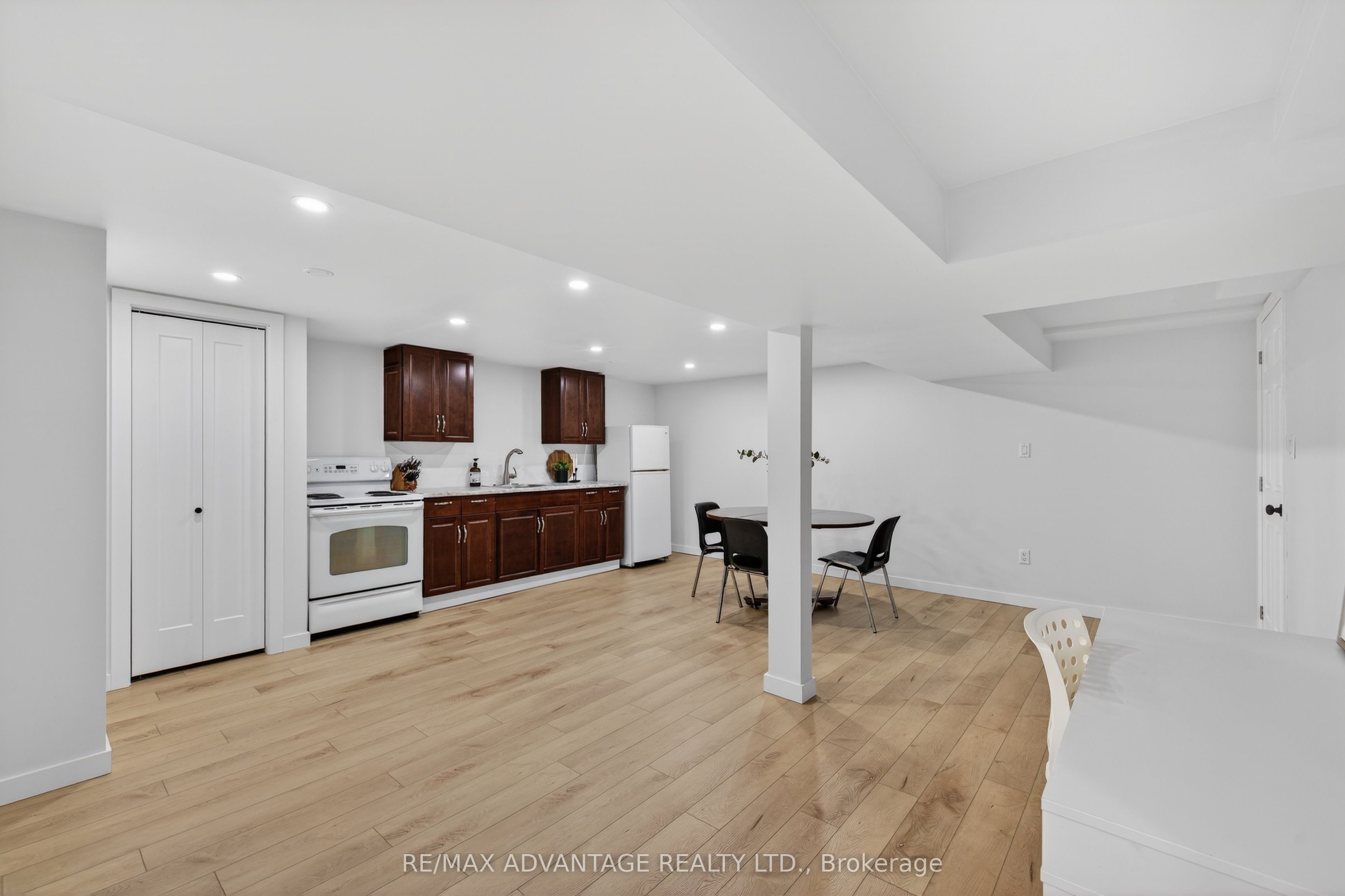 60 Wexford Avenue Property Photo 24