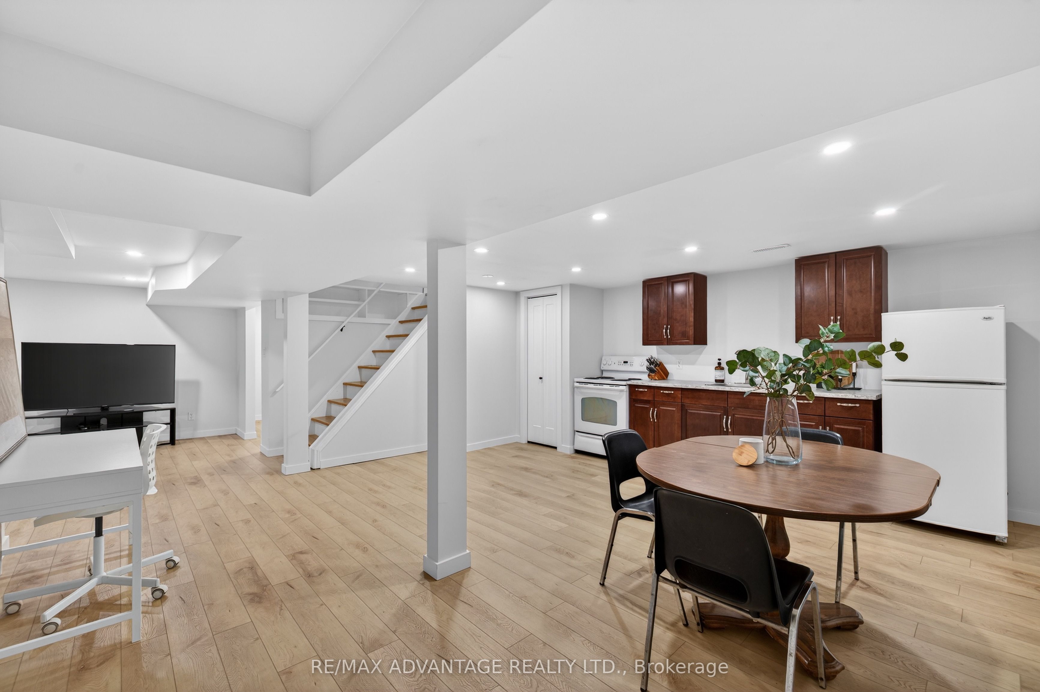 60 Wexford Avenue Property Photo 25