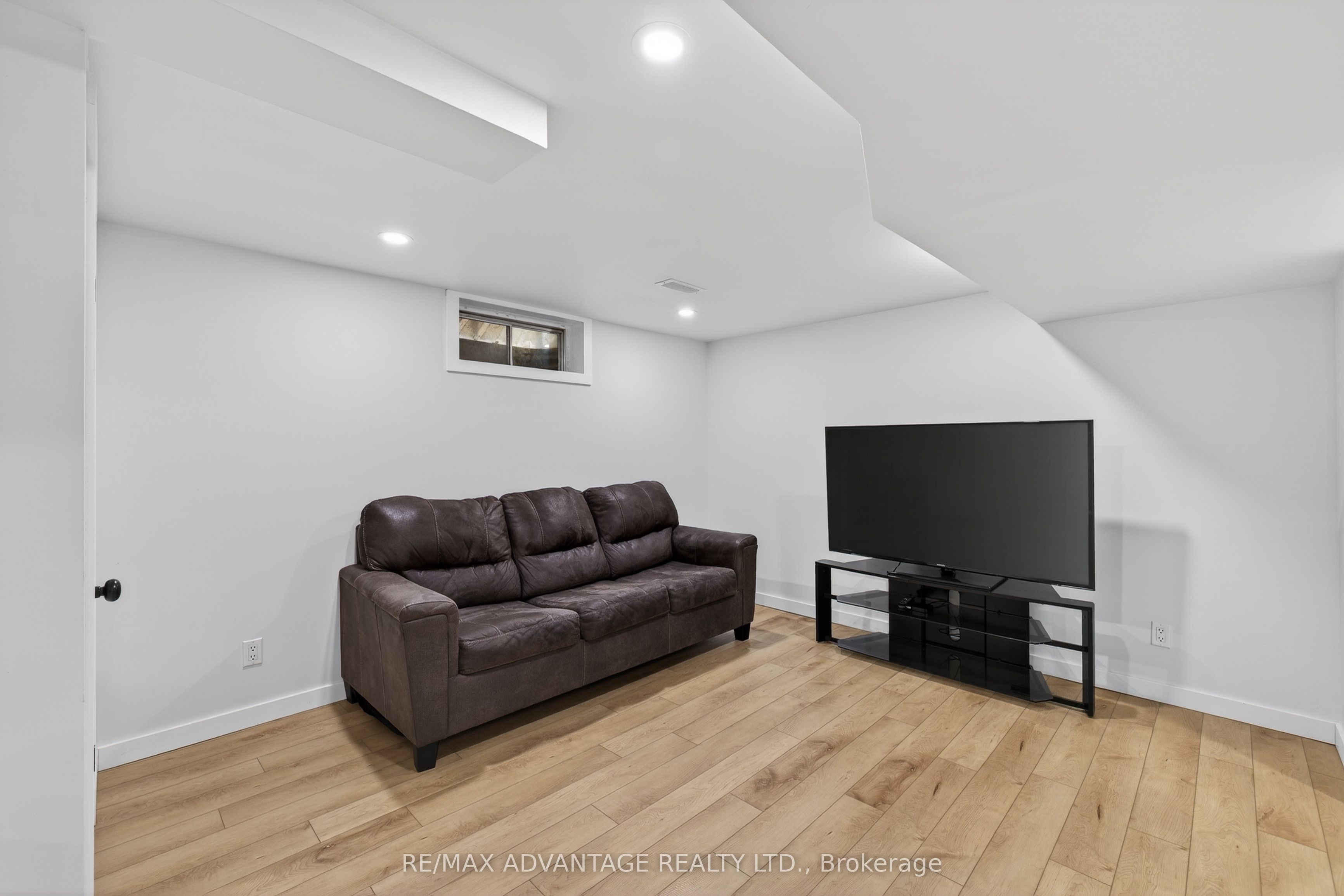 60 Wexford Avenue Property Photo 28
