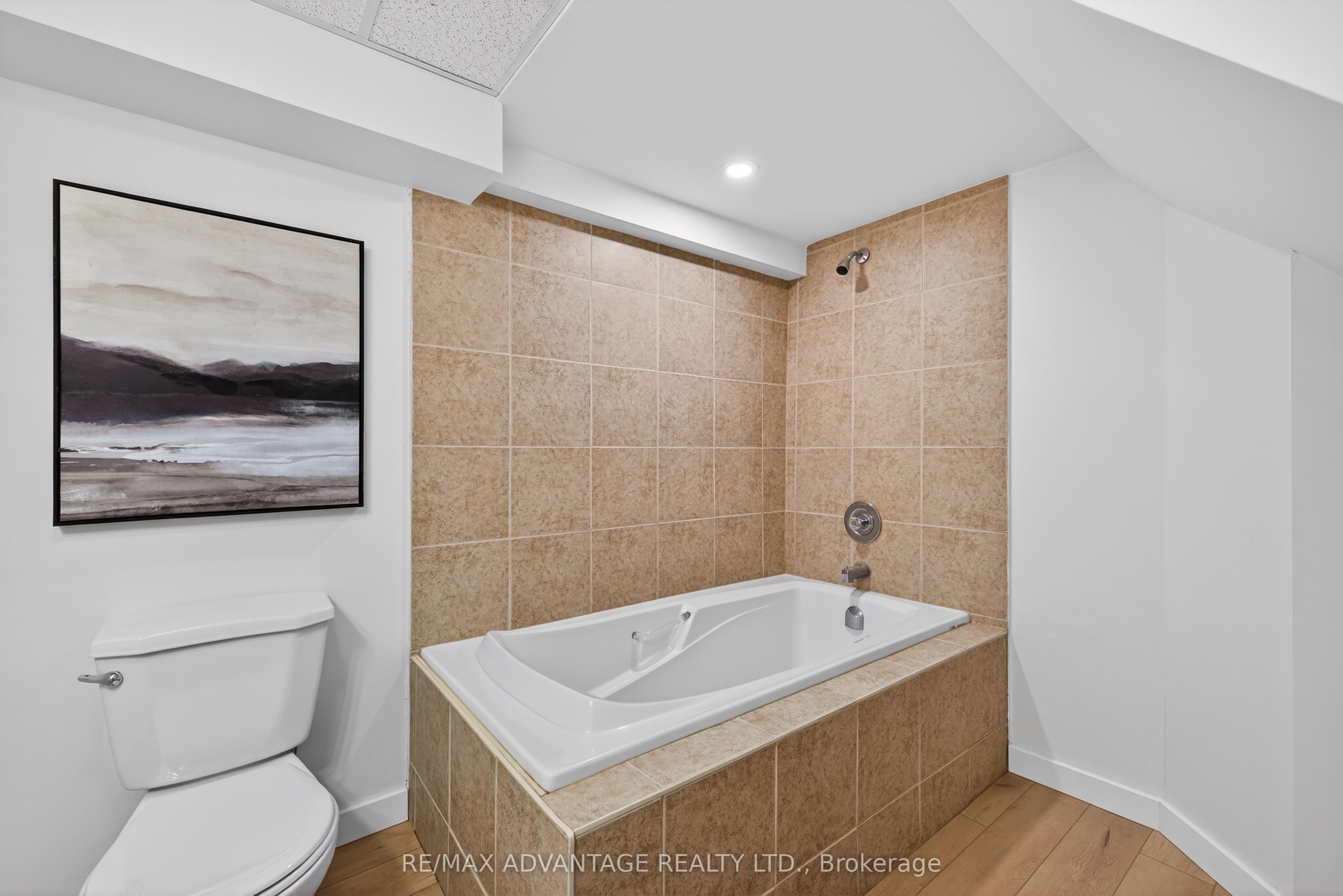 60 Wexford Avenue Property Photo 35
