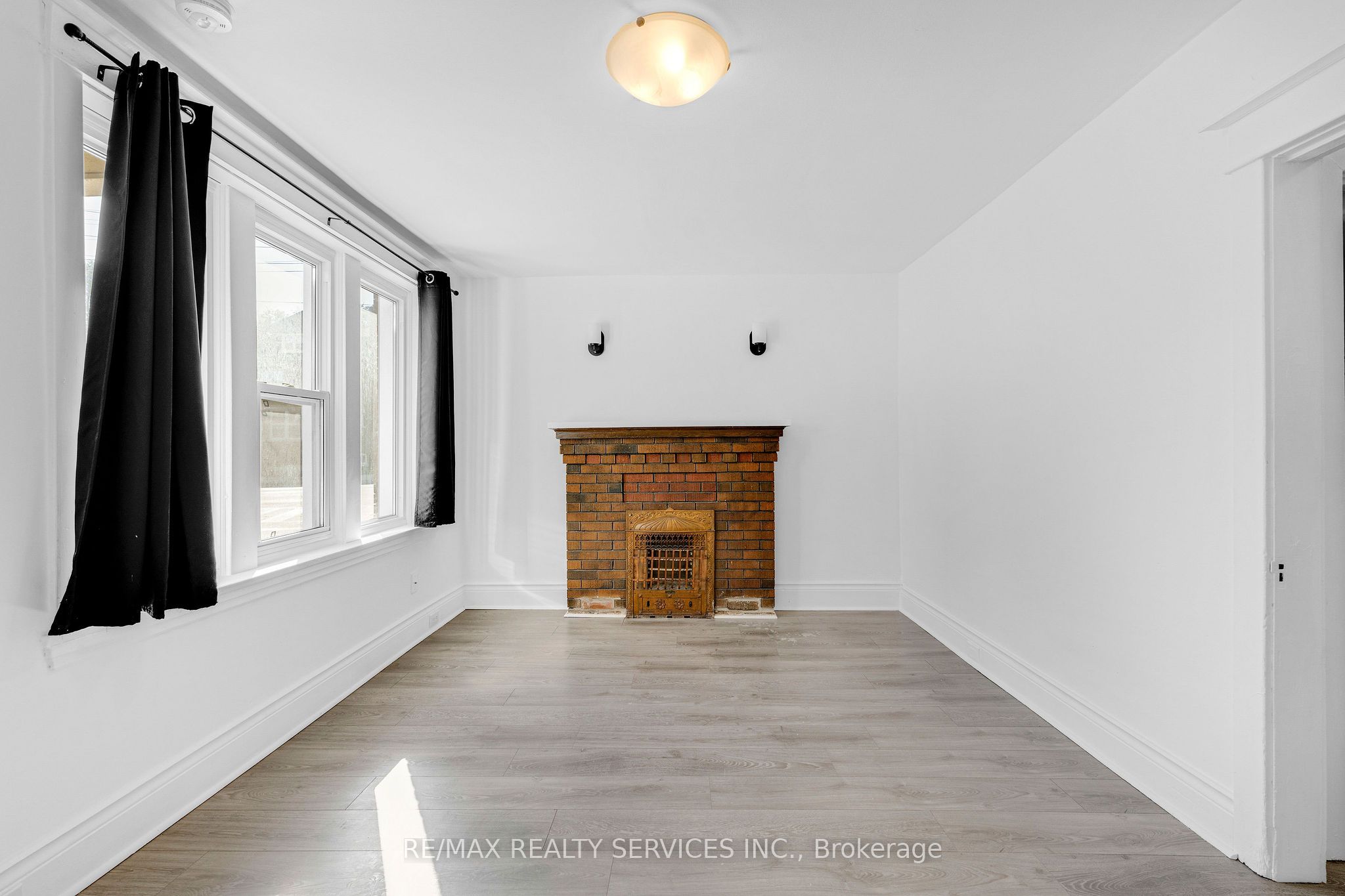 5 Fairholt Road N 7 Property Photo 3