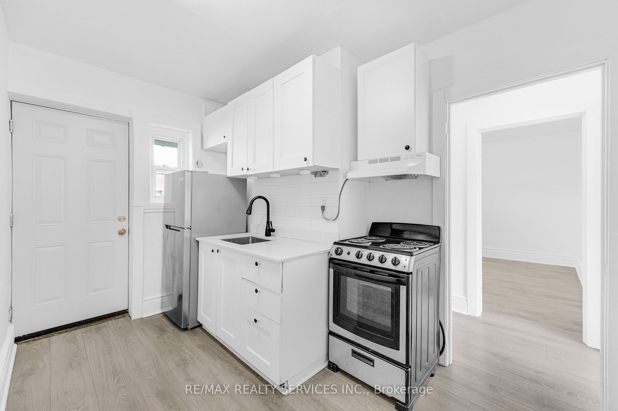 5 Fairholt Road N 7 Property Photo 5