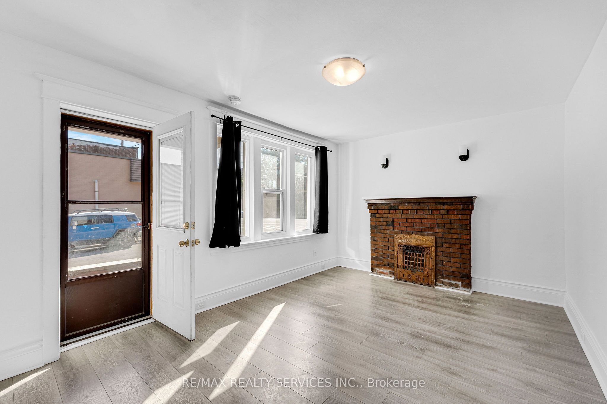 5 Fairholt Road N 7 Property Photo 14