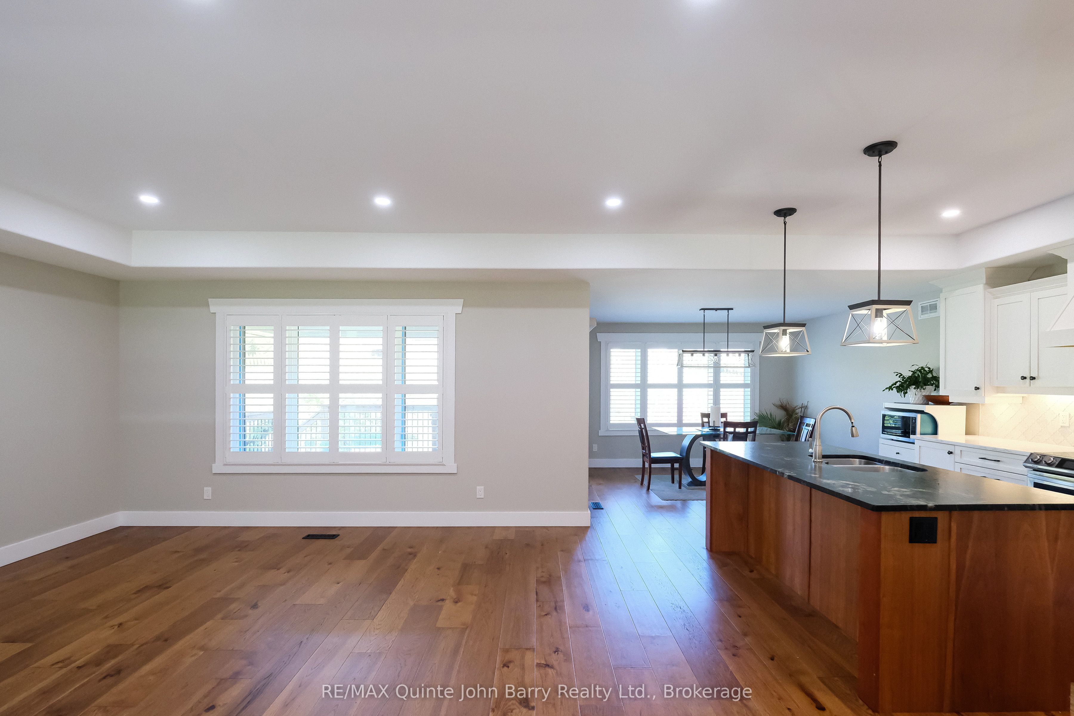 625 Huff Road Property Photo 8