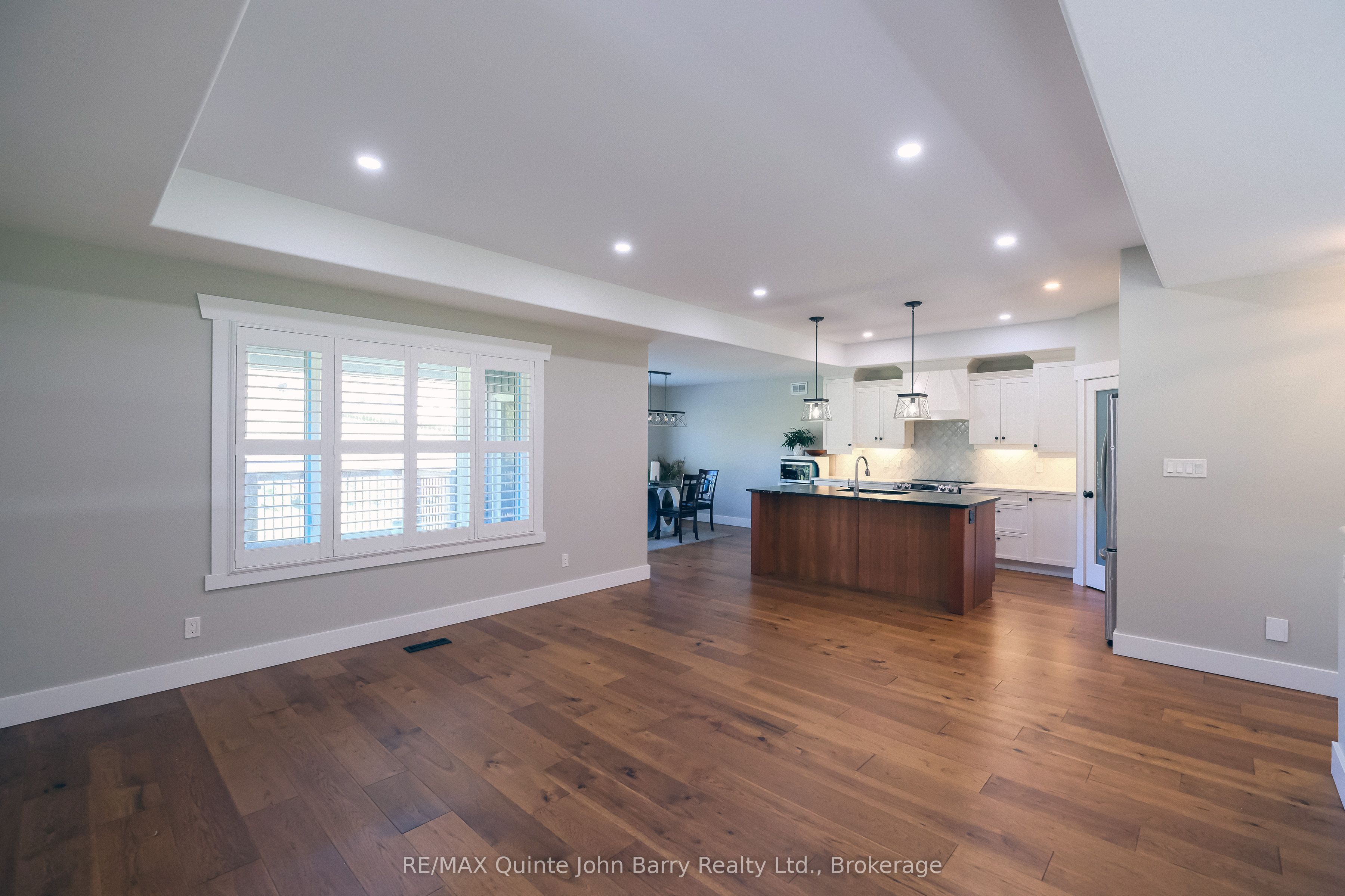 625 Huff Road Property Photo 9