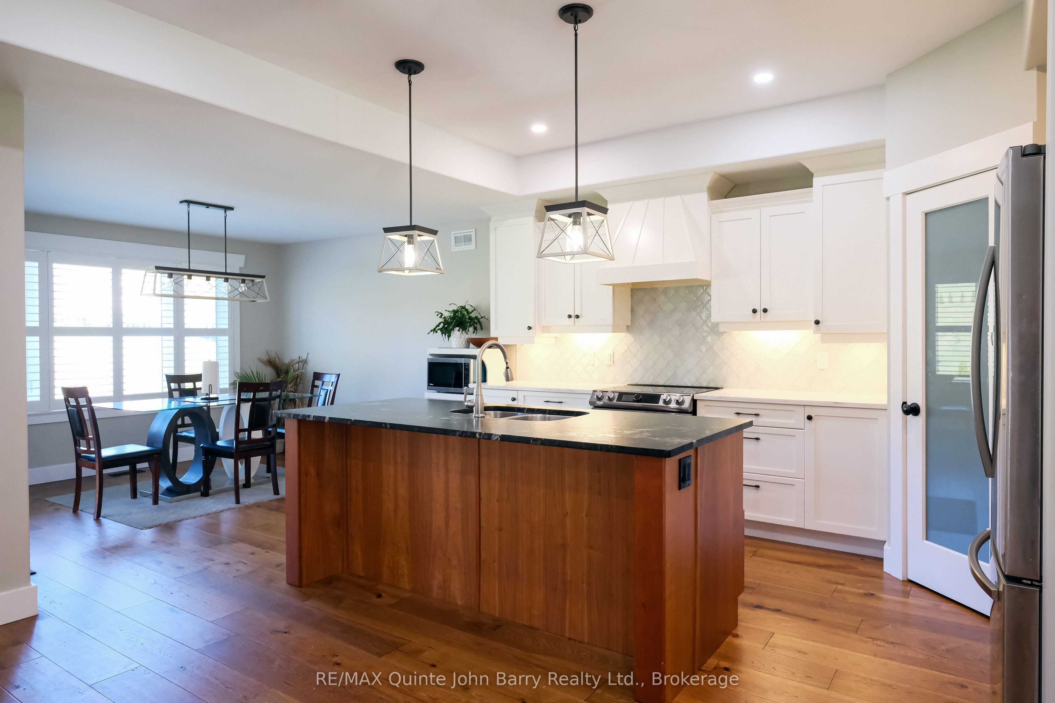 625 Huff Road Property Photo 11