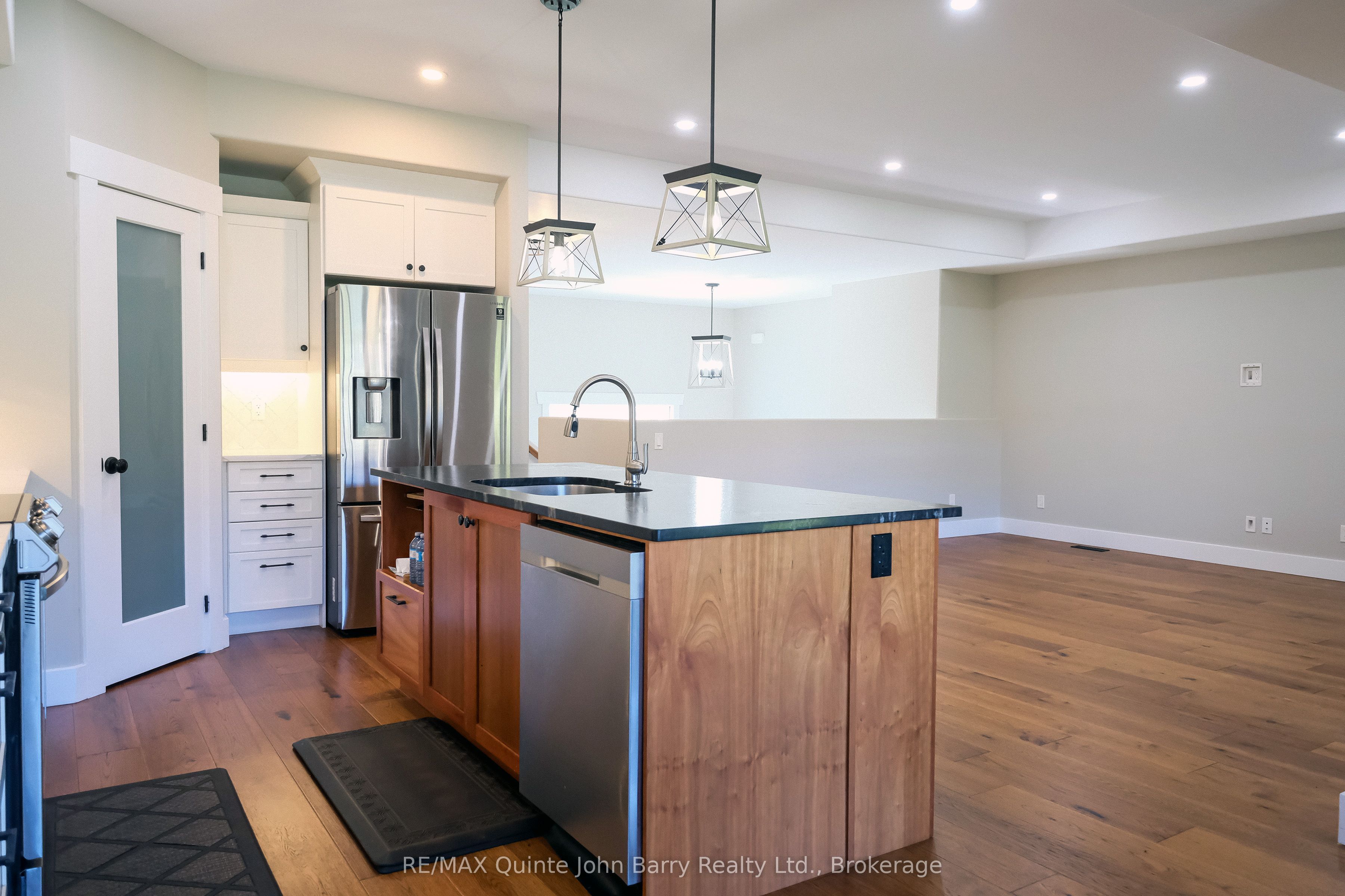625 Huff Road Property Photo 12
