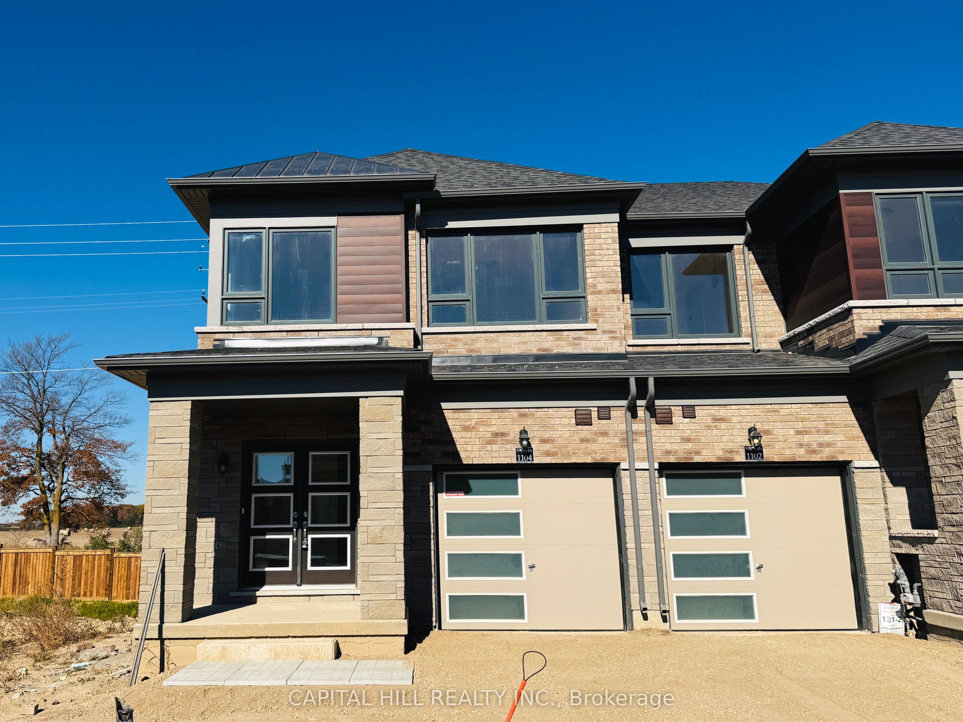 1104 Periwinkle Crescent Property Photo 1