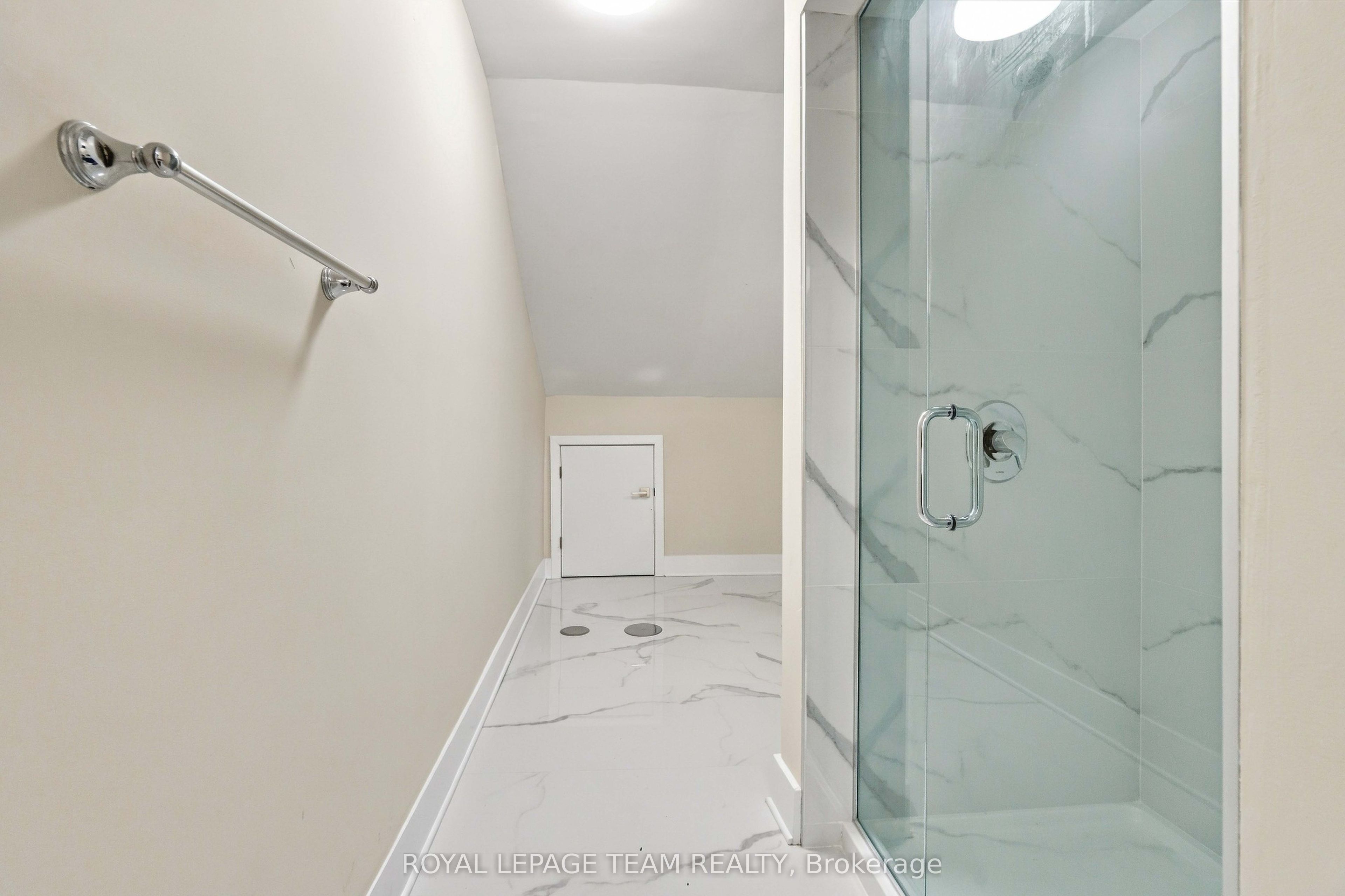 325 Cooper Street 14 Property Photo 9