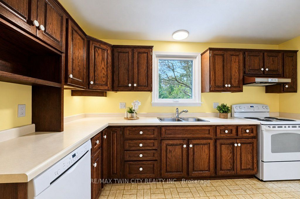165 Mcgarry Drive Property Photo 11