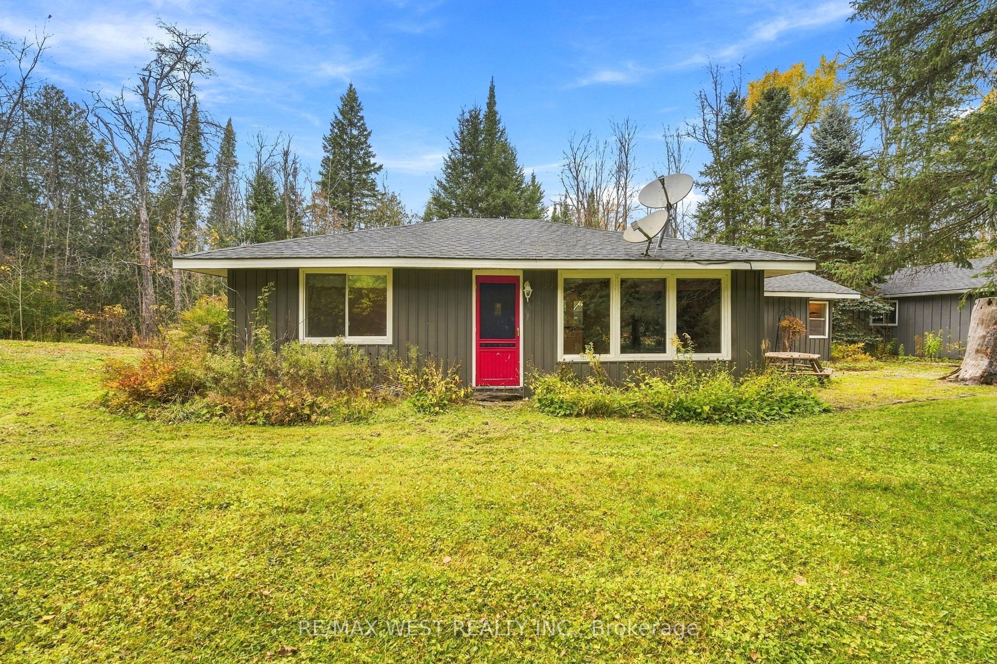 606095 River Road Property Photo 1