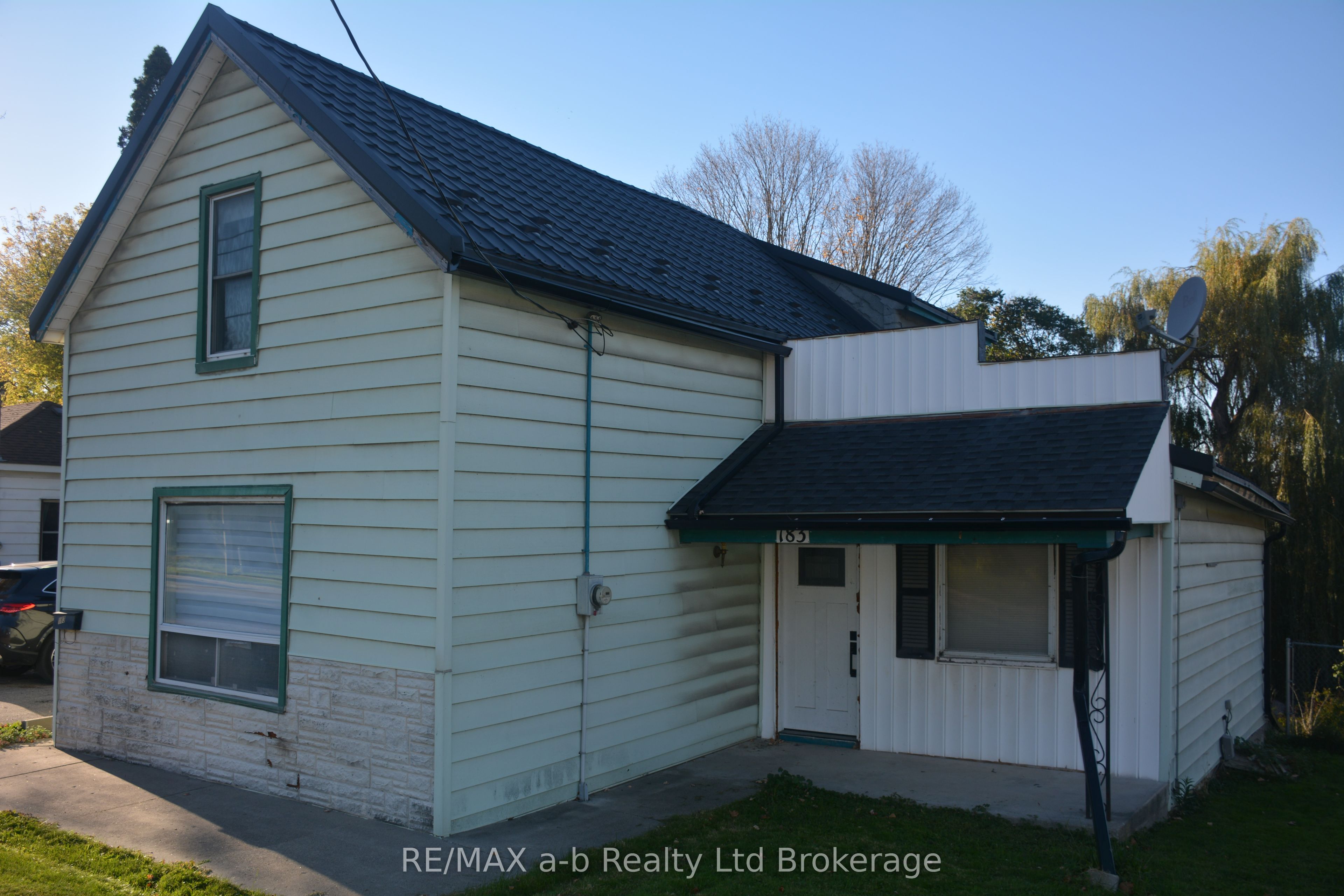183 Charles Street E Property Photo 1