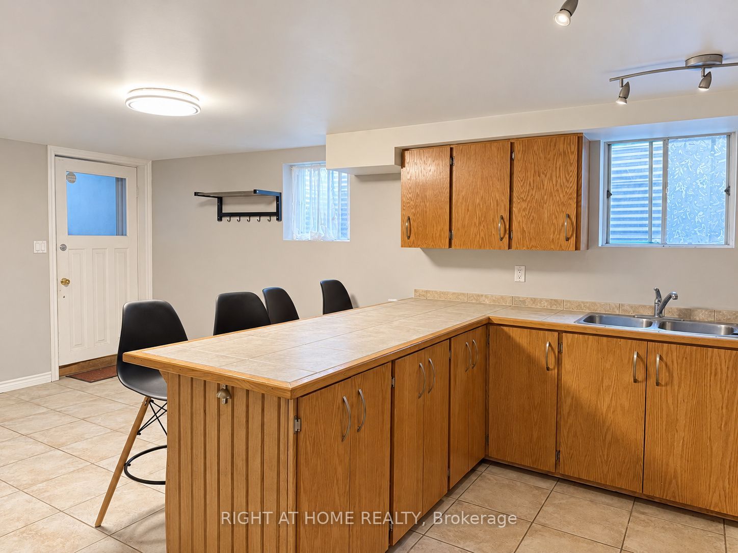 19 Evergreen Avenue Property Photo 4