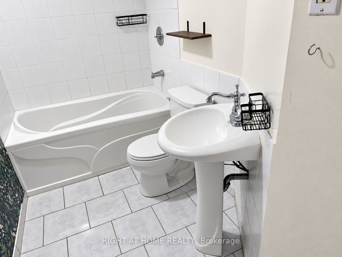 19 Evergreen Avenue Property Photo 5